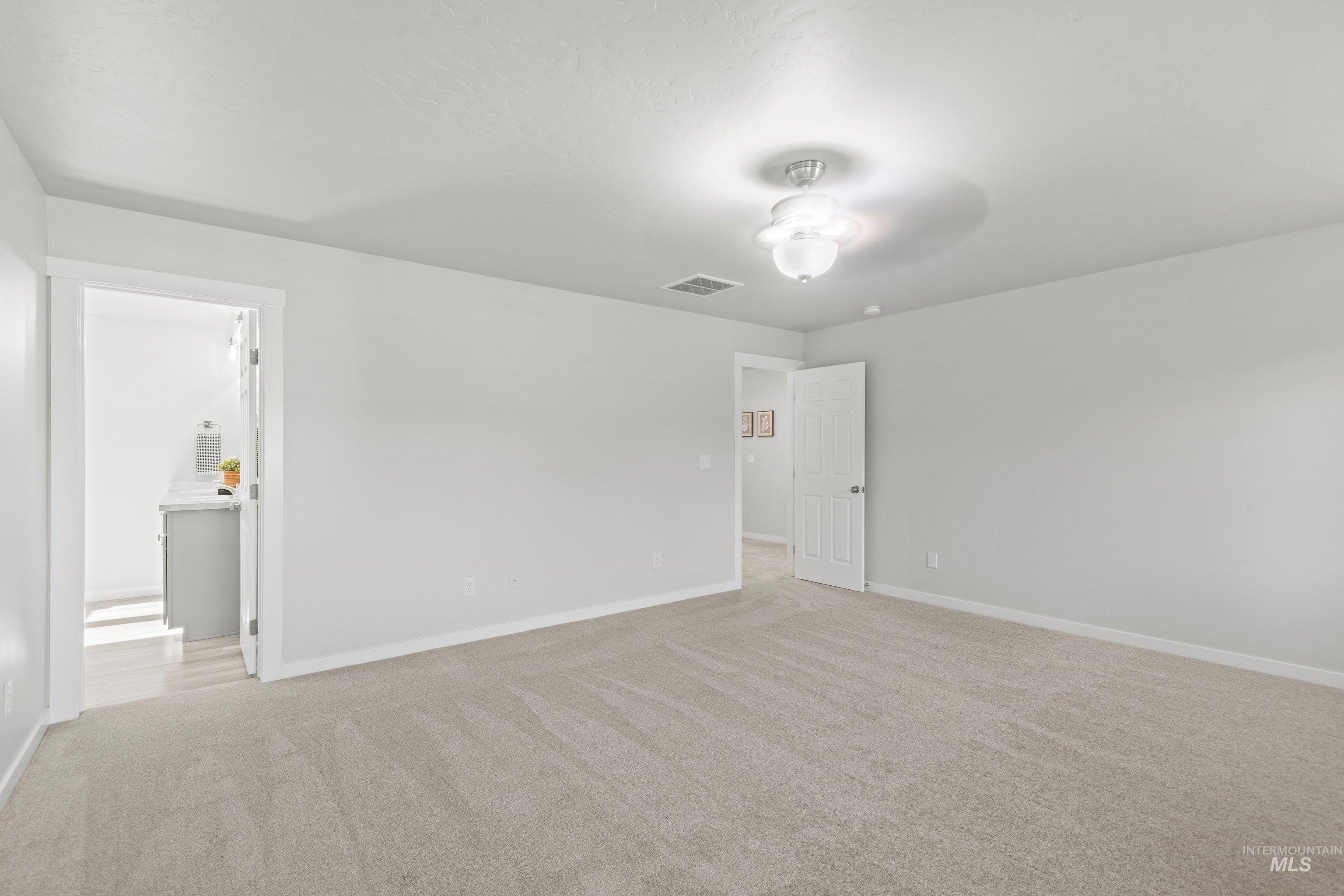 678 S Queens Dr, Nampa, Idaho 83687, 5 Bedrooms, 2.5 Bathrooms, Residential For Sale, Price $494,900,MLS 98990854
