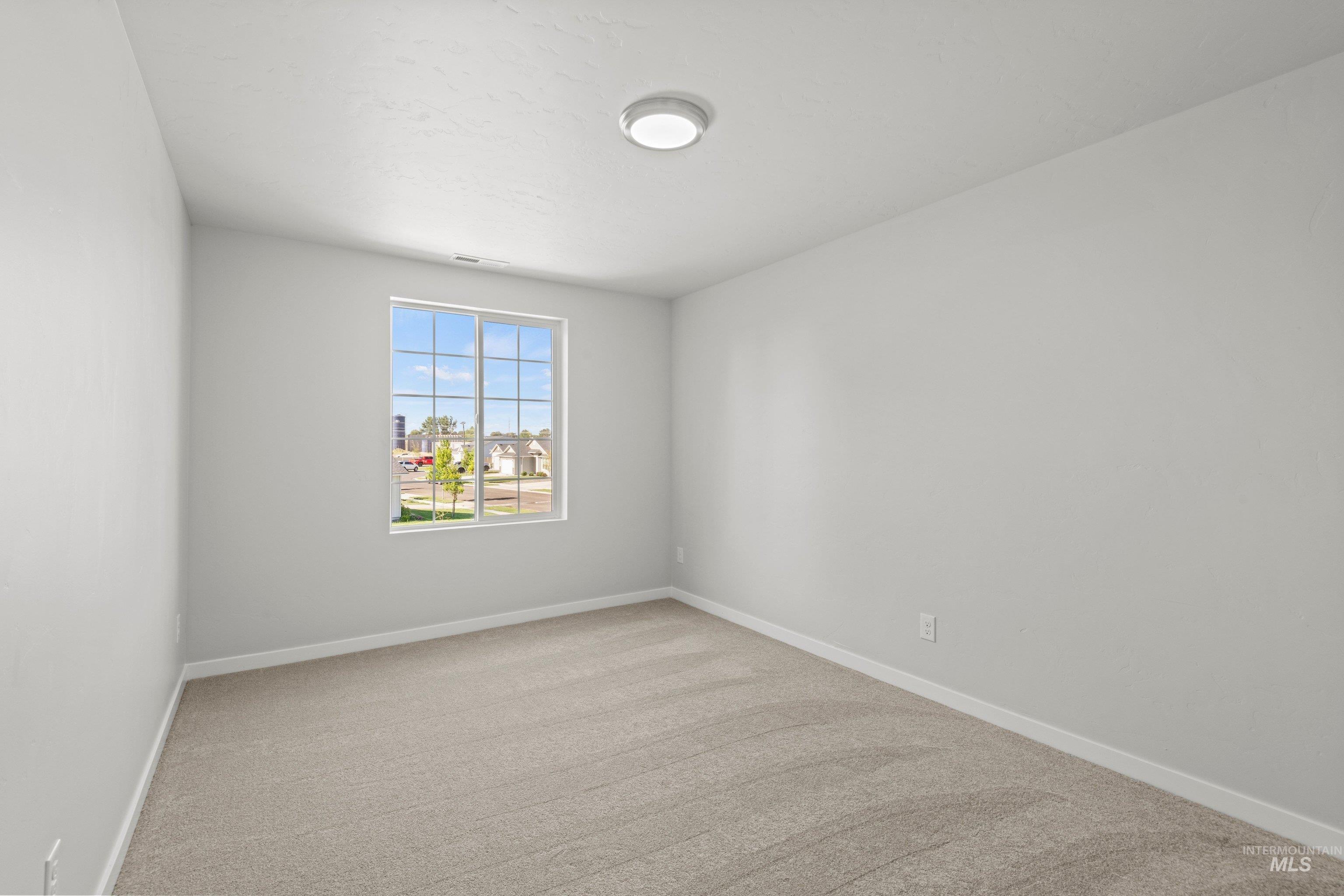678 S Queens Dr, Nampa, Idaho 83687, 5 Bedrooms, 2.5 Bathrooms, Residential For Sale, Price $494,900,MLS 98990854