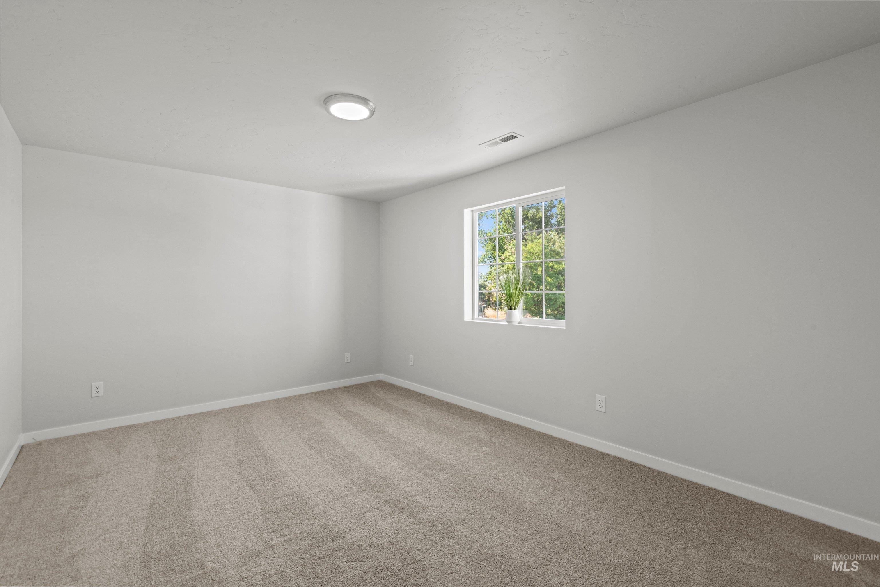 678 S Queens Dr, Nampa, Idaho 83687, 5 Bedrooms, 2.5 Bathrooms, Residential For Sale, Price $494,900,MLS 98990854