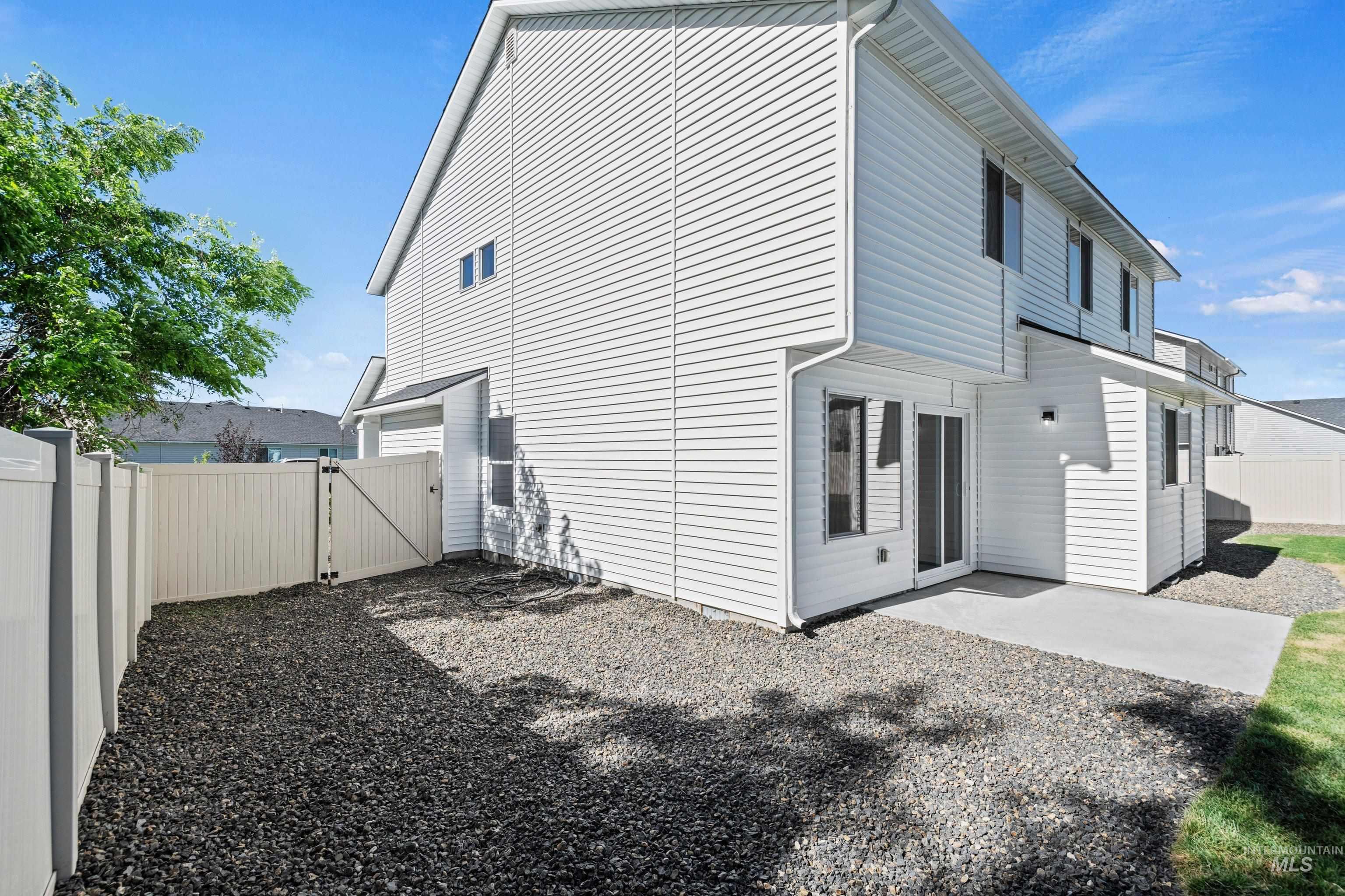 678 S Queens Dr, Nampa, Idaho 83687, 5 Bedrooms, 2.5 Bathrooms, Residential For Sale, Price $494,900,MLS 98990854