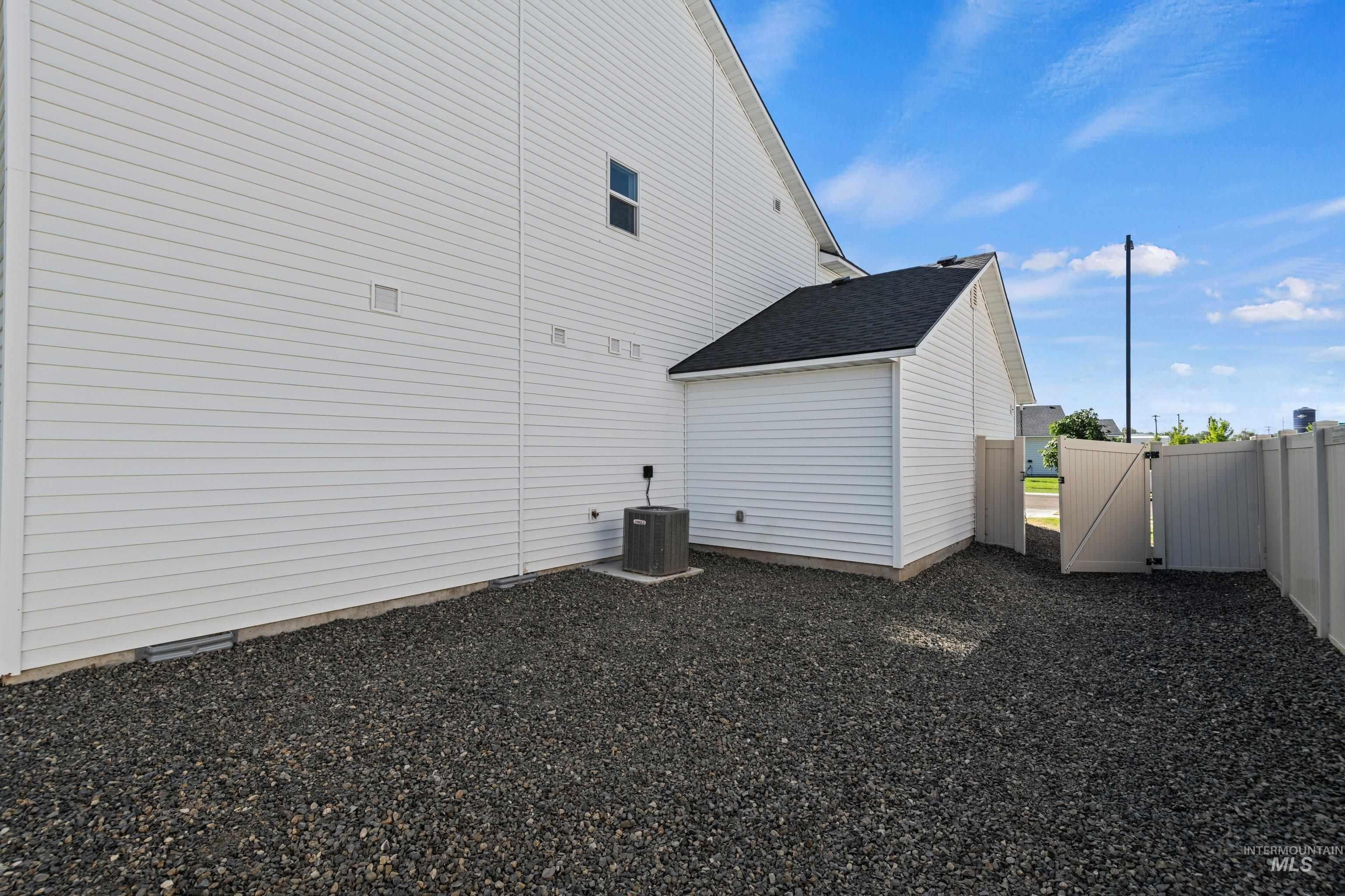 678 S Queens Dr, Nampa, Idaho 83687, 5 Bedrooms, 2.5 Bathrooms, Residential For Sale, Price $494,900,MLS 98990854