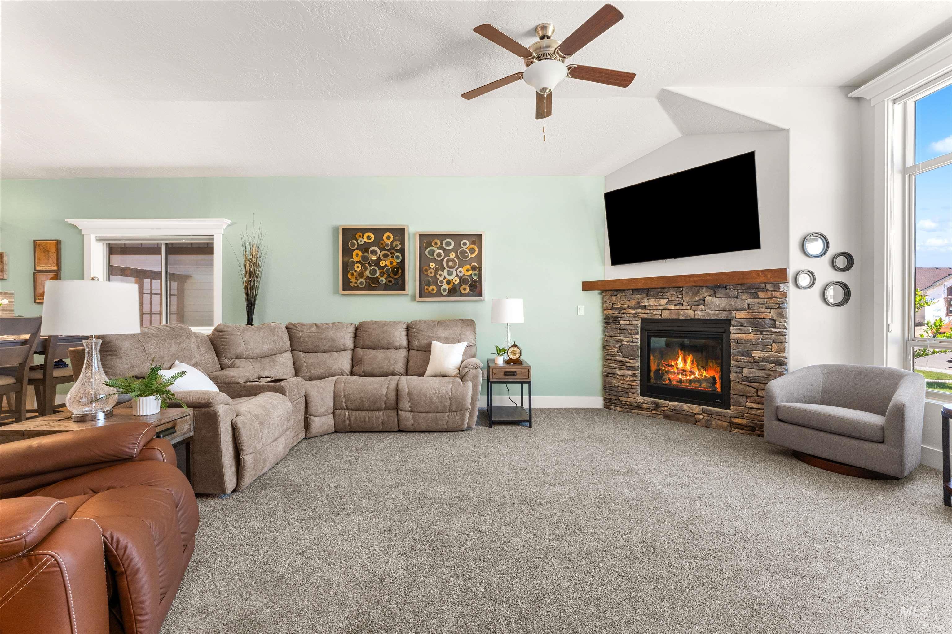 2439 E Hidden Creek, Nampa, Idaho 83687, 3 Bedrooms, 2 Bathrooms, Residential For Sale, Price $414,900,MLS 98990855