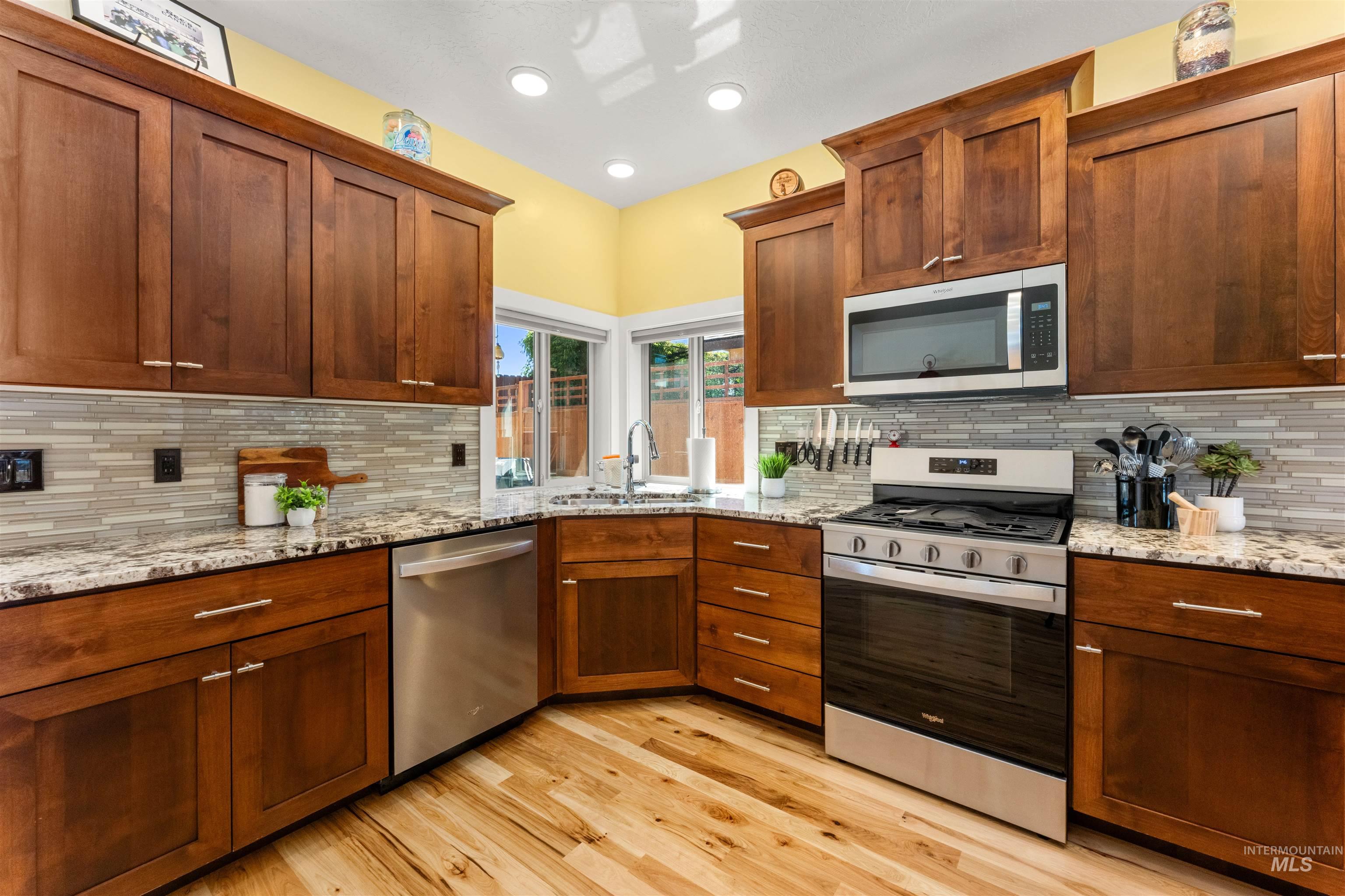 2439 E Hidden Creek, Nampa, Idaho 83687, 3 Bedrooms, 2 Bathrooms, Residential For Sale, Price $414,900,MLS 98990855