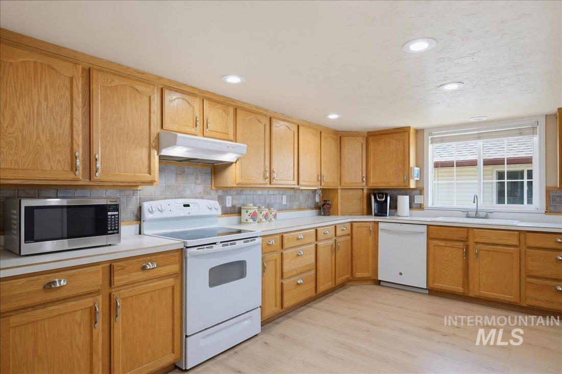 113 Country Lane Loop, Payette, Idaho 83661, 2 Bedrooms, 2 Bathrooms, Residential For Sale, Price $319,900,MLS 98990856