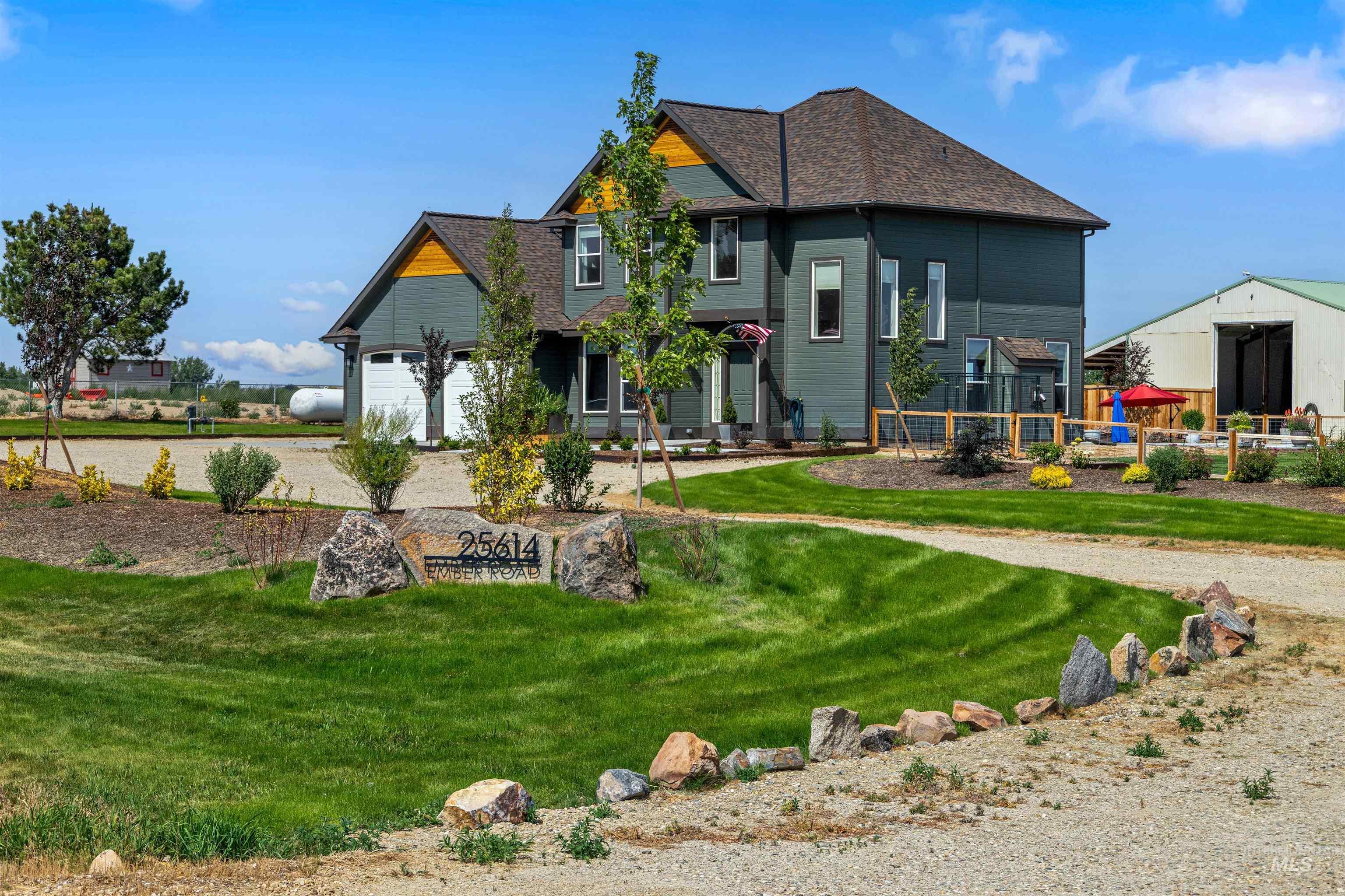 25614 Ember Rd., Middleton, Idaho 83644, 3 Bedrooms, 2.5 Bathrooms, Residential For Sale, Price $949,900,MLS 98990857