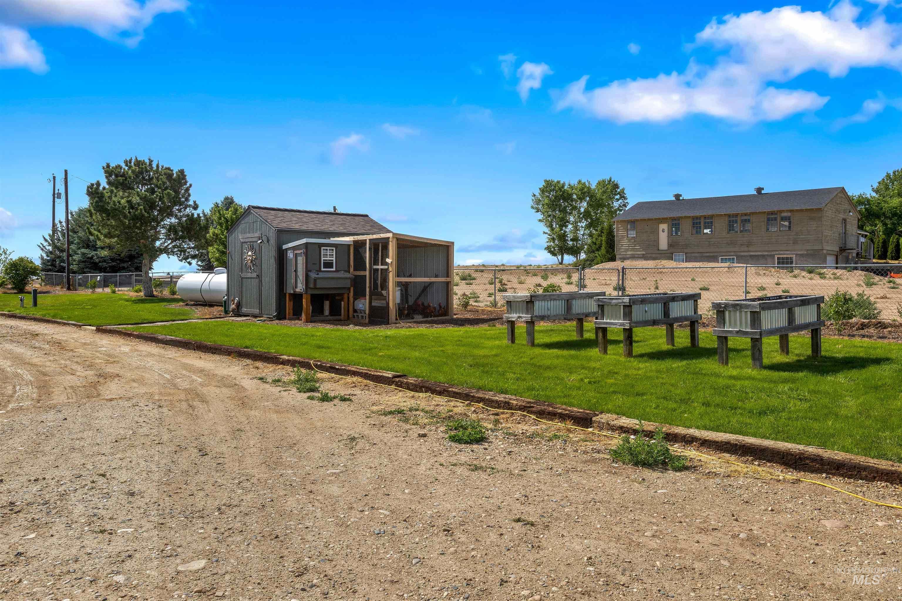 25614 Ember Rd., Middleton, Idaho 83644, 3 Bedrooms, 2.5 Bathrooms, Residential For Sale, Price $949,900,MLS 98990857