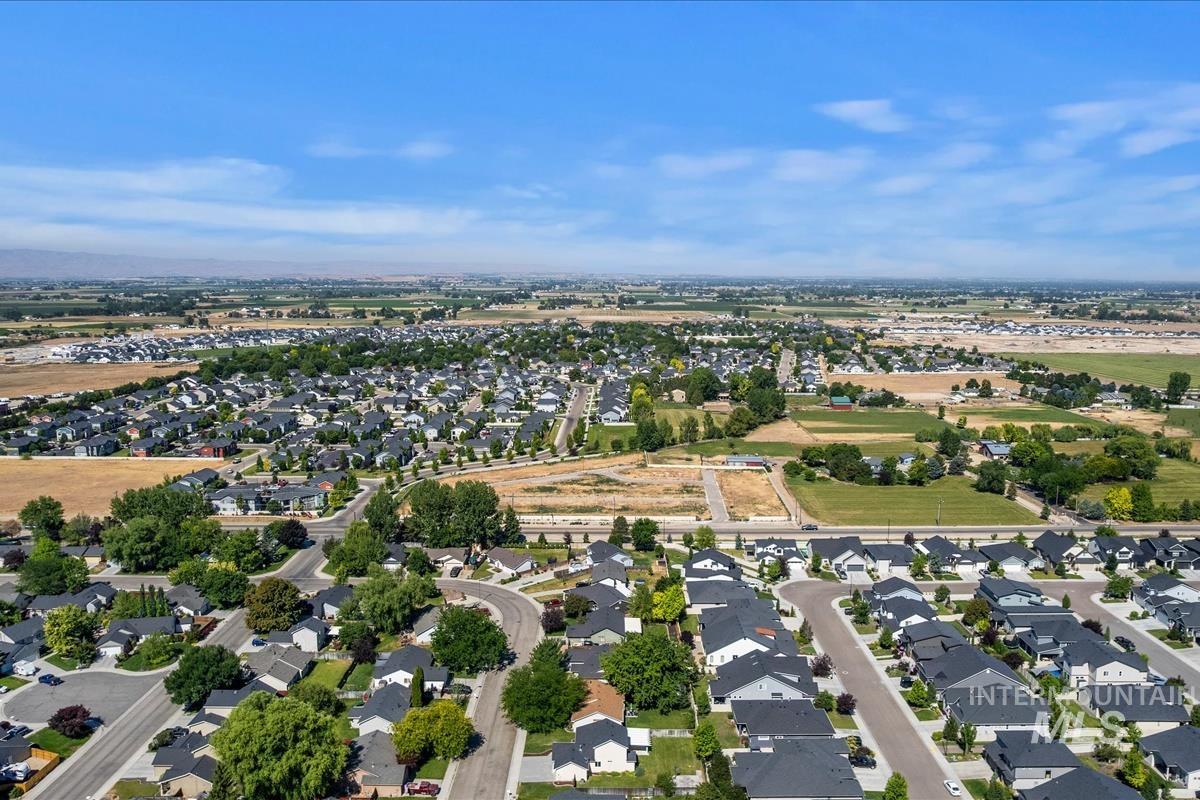 1464 Castro, Kuna, Idaho 83634, 4 Bedrooms, 2 Bathrooms, Residential For Sale, Price $432,000, 98990858