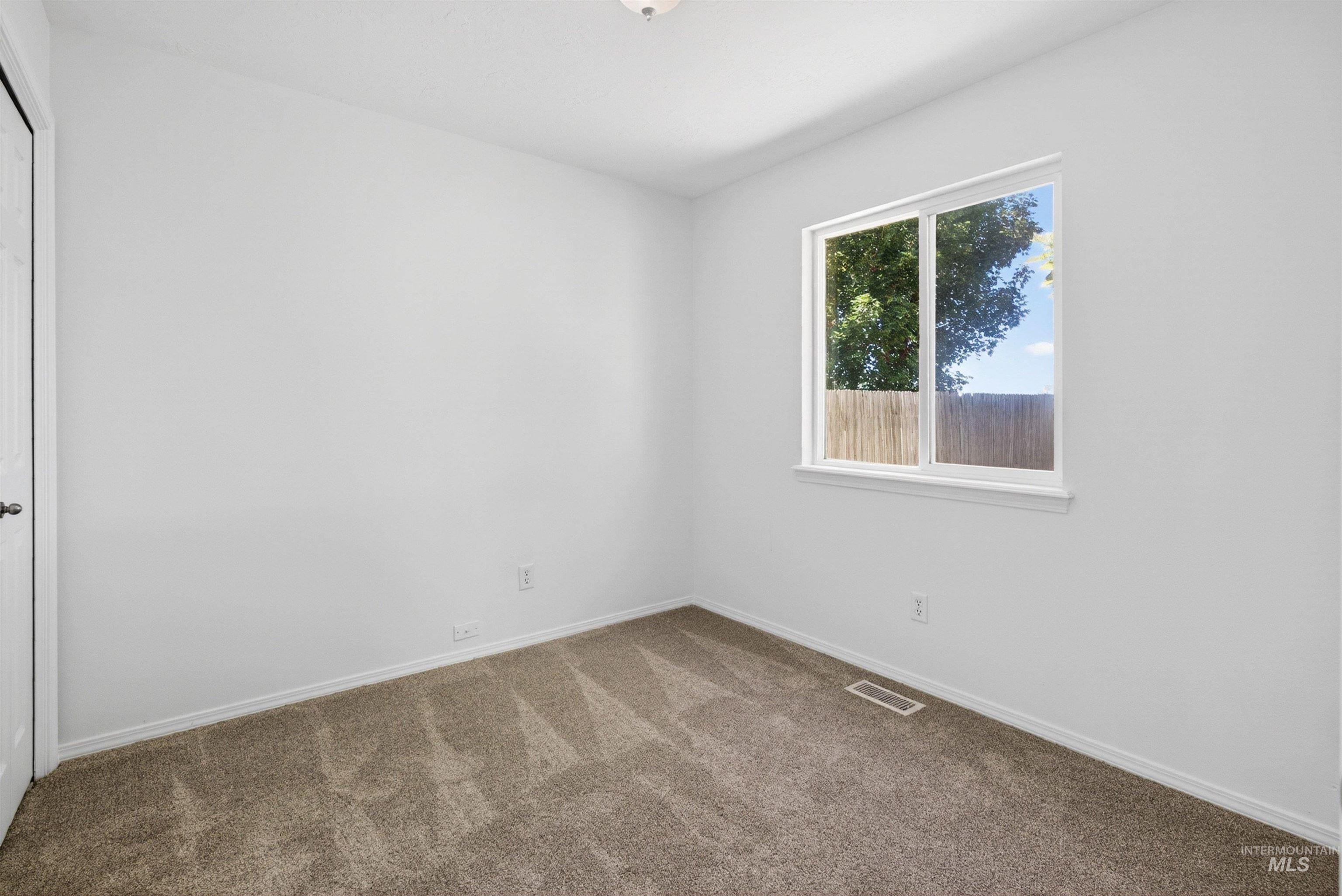 17901 Monarch Way, Nampa, Idaho 83687-9074, 3 Bedrooms, 2 Bathrooms, Residential For Sale, Price $353,000,MLS 98990860