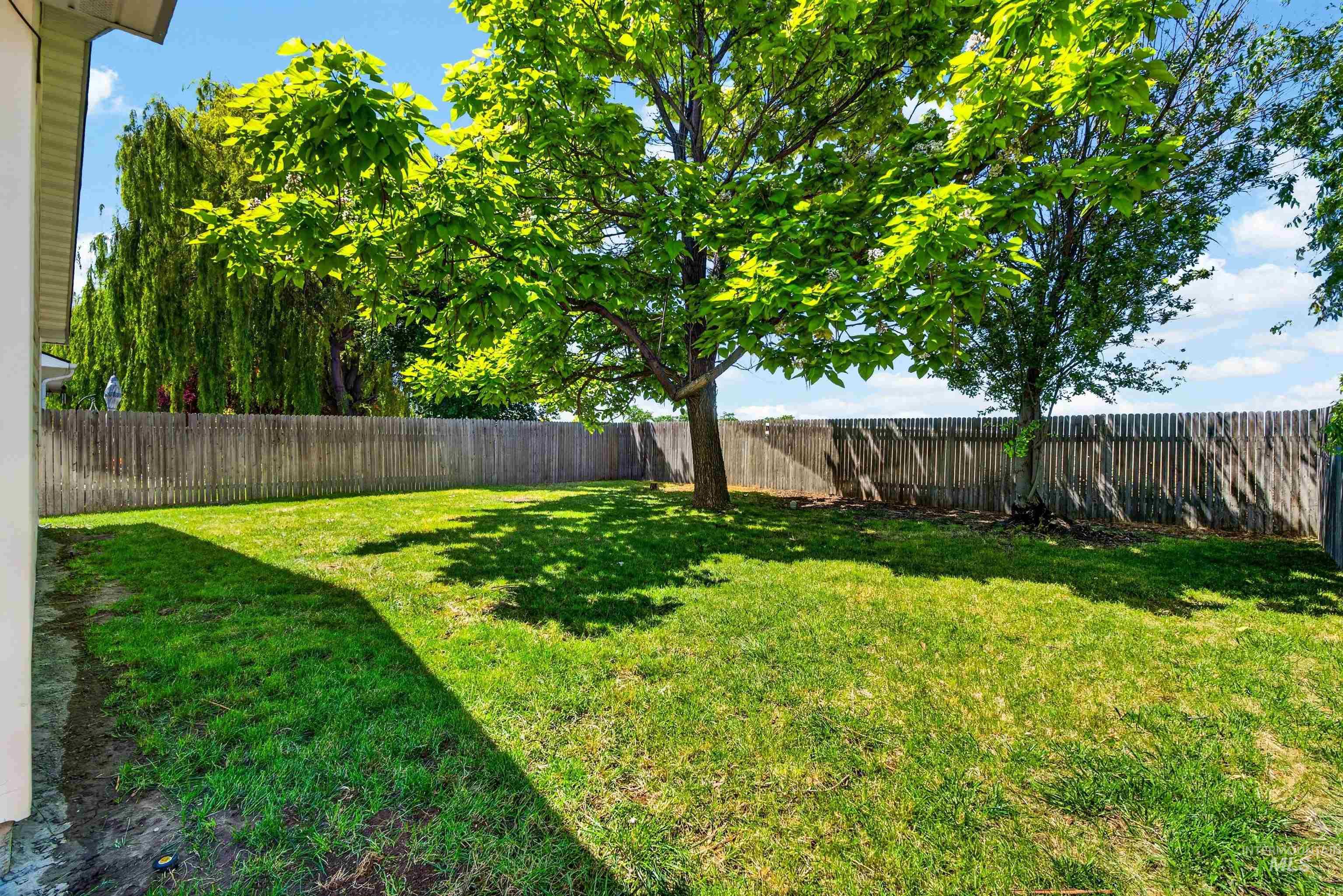 17901 Monarch Way, Nampa, Idaho 83687-9074, 3 Bedrooms, 2 Bathrooms, Residential For Sale, Price $353,000,MLS 98990860