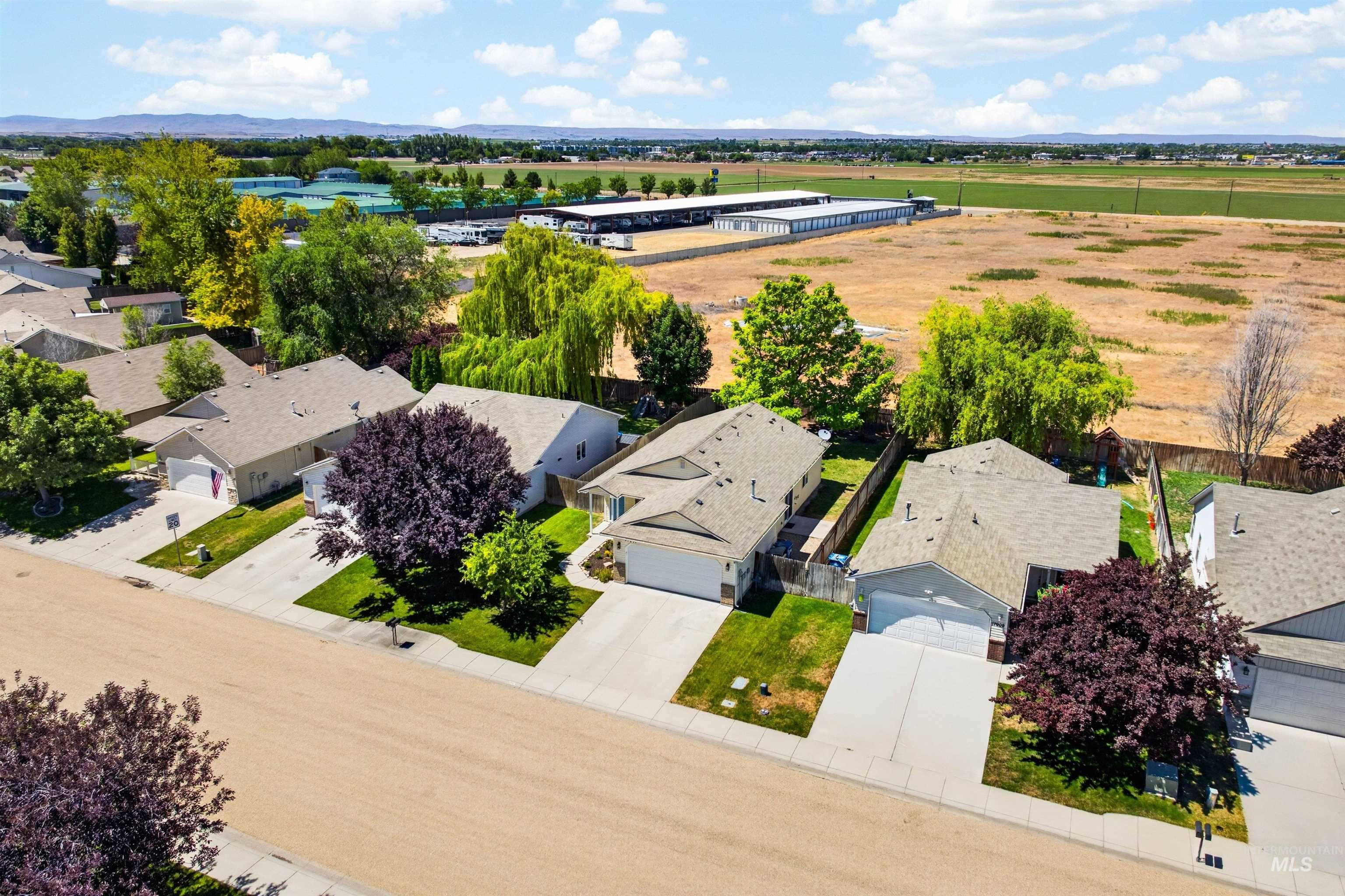 17901 Monarch Way, Nampa, Idaho 83687-9074, 3 Bedrooms, 2 Bathrooms, Residential For Sale, Price $353,000,MLS 98990860