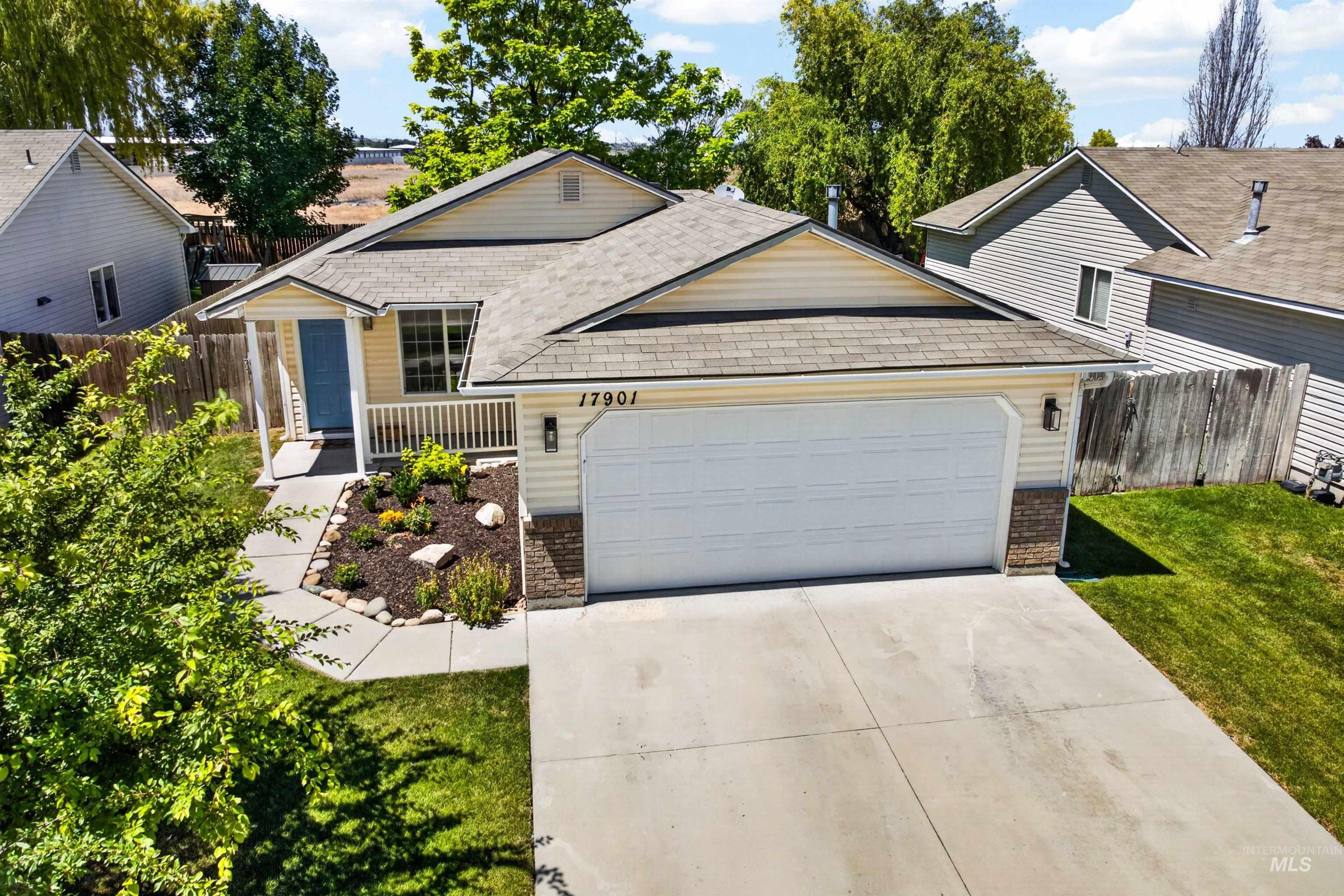 17901 Monarch Way, Nampa, Idaho 83687-9074, 3 Bedrooms, 2 Bathrooms, Residential For Sale, Price $353,000,MLS 98990860