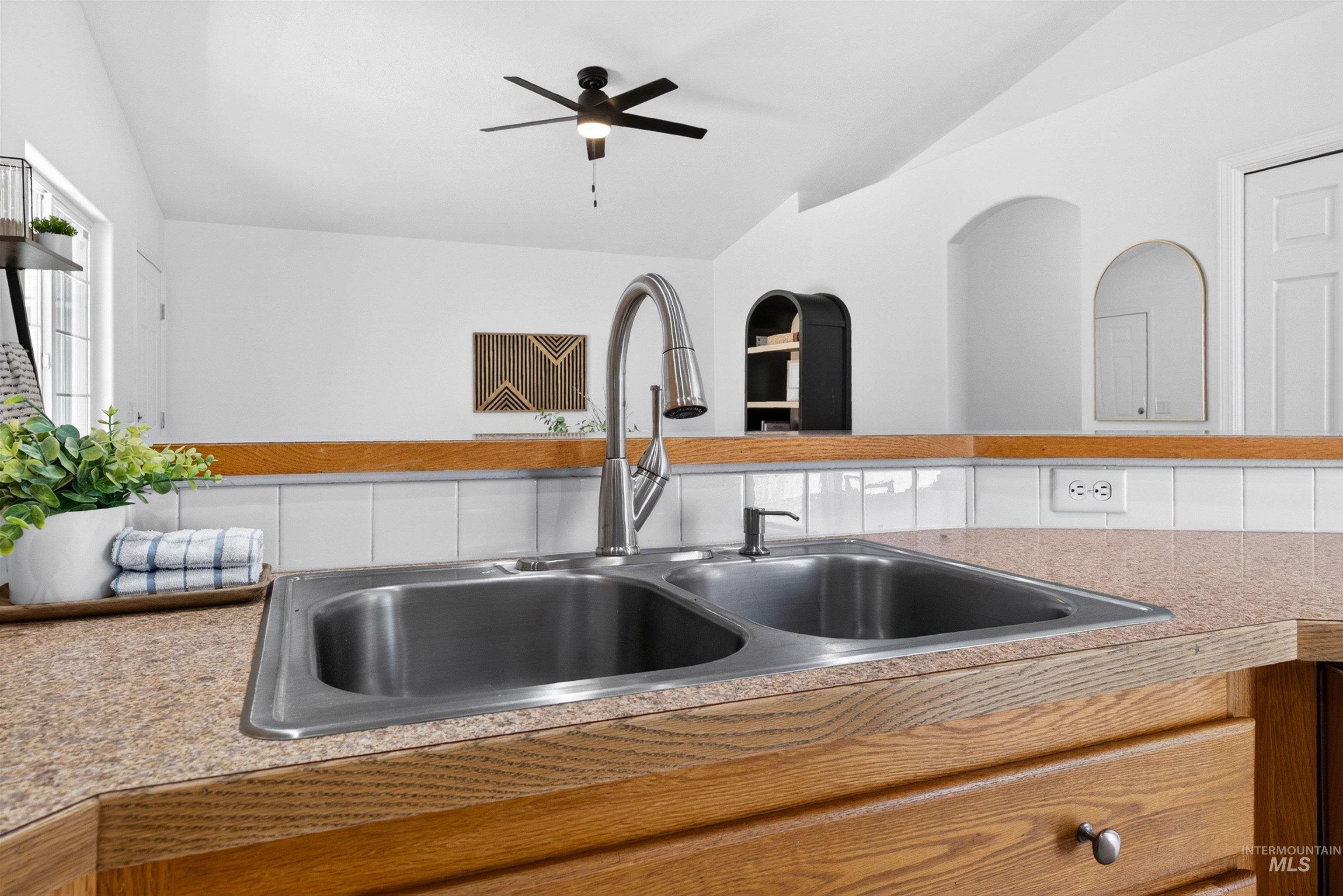 17901 Monarch Way, Nampa, Idaho 83687-9074, 3 Bedrooms, 2 Bathrooms, Residential For Sale, Price $353,000,MLS 98990860