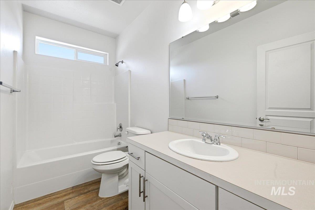2211 Moon Shadow Dr, Caldwell, Idaho 83607, 3 Bedrooms, 2 Bathrooms, Residential For Sale, Price $399,000,MLS 98990861