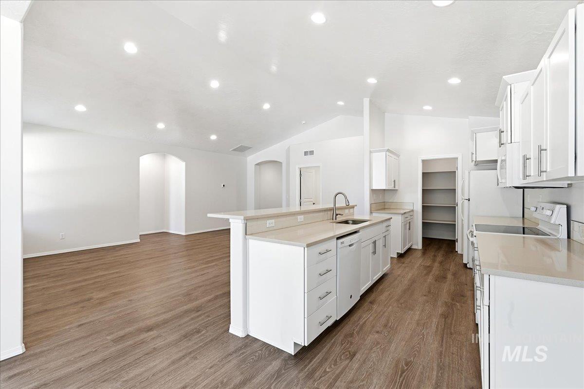 2211 Moon Shadow Dr, Caldwell, Idaho 83607, 3 Bedrooms, 2 Bathrooms, Residential For Sale, Price $399,000,MLS 98990861