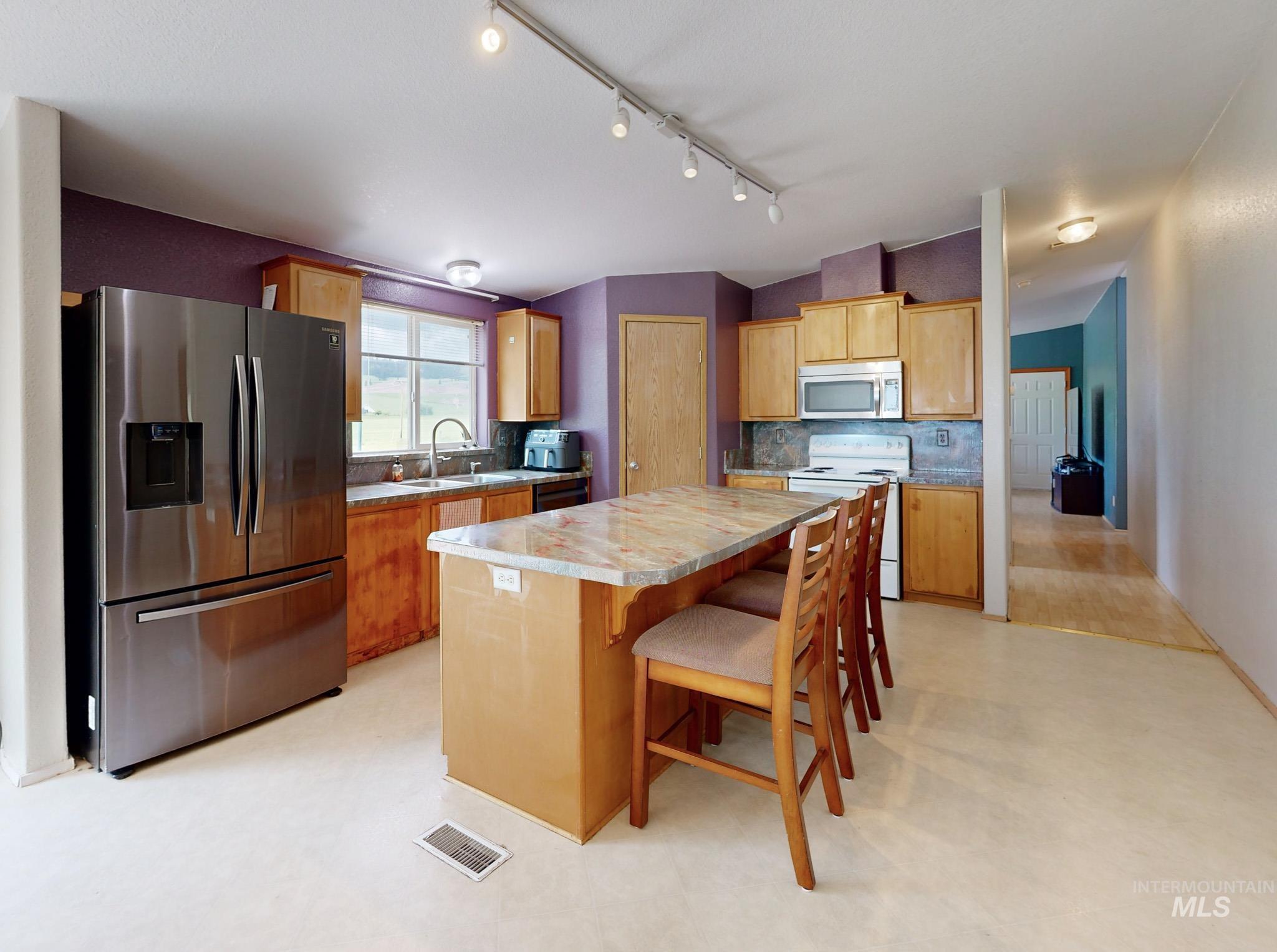 2230 Blaine Rd, Moscow, Idaho 83843-0000, 3 Bedrooms, 2 Bathrooms, Residential For Sale, Price $571,000,MLS 98990862