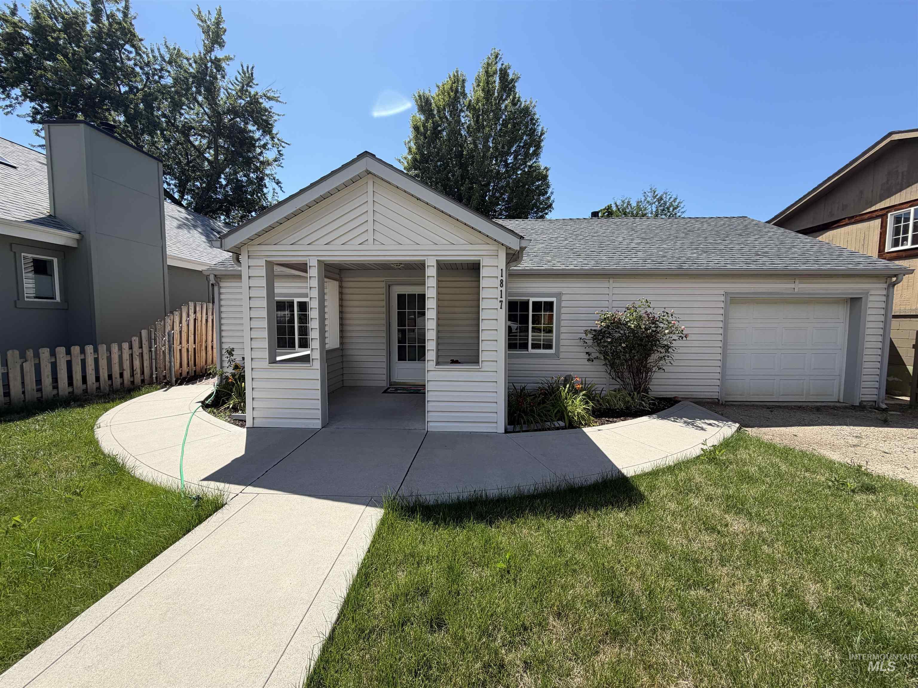 1817 N 25Th St, Boise, Idaho 83702-0214, 2 Bedrooms, 2 Bathrooms, Residential For Sale, Price $620,000, 98990863