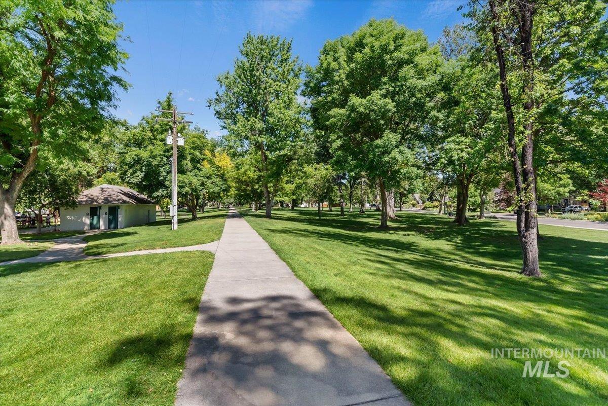 1817 N 25Th St, Boise, Idaho 83702-0214, 2 Bedrooms, 2 Bathrooms, Residential For Sale, Price $650,000,MLS 98990863