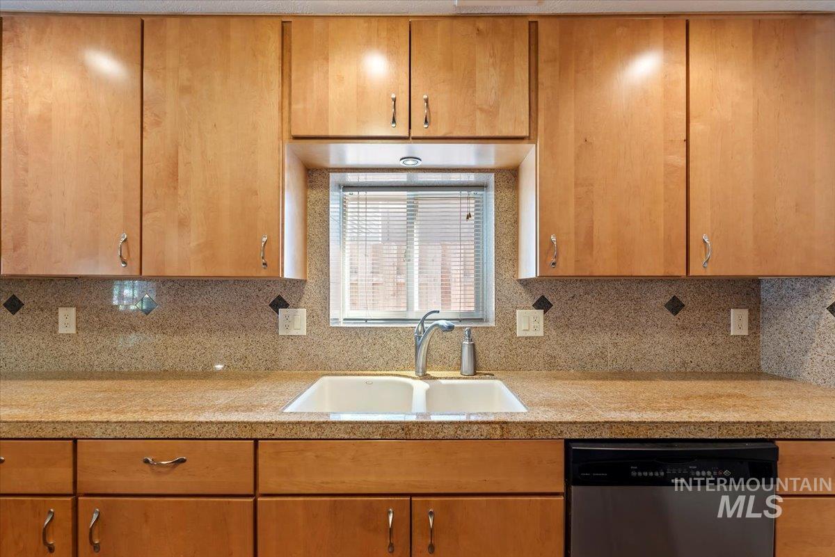 1817 N 25Th St, Boise, Idaho 83702-0214, 2 Bedrooms, 2 Bathrooms, Residential For Sale, Price $650,000,MLS 98990863