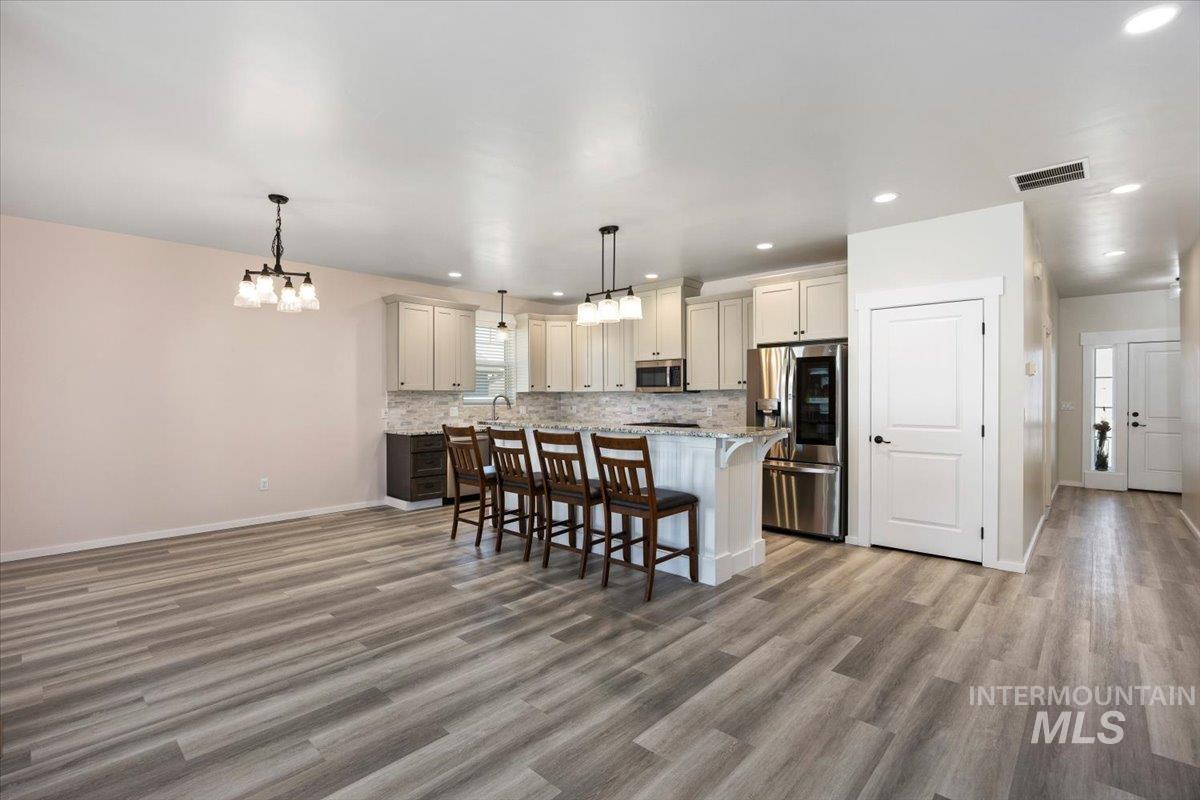919 Victory Dr, Gooding, Idaho 83330, 3 Bedrooms, 2 Bathrooms, Residential For Sale, Price $400,000,MLS 98990865