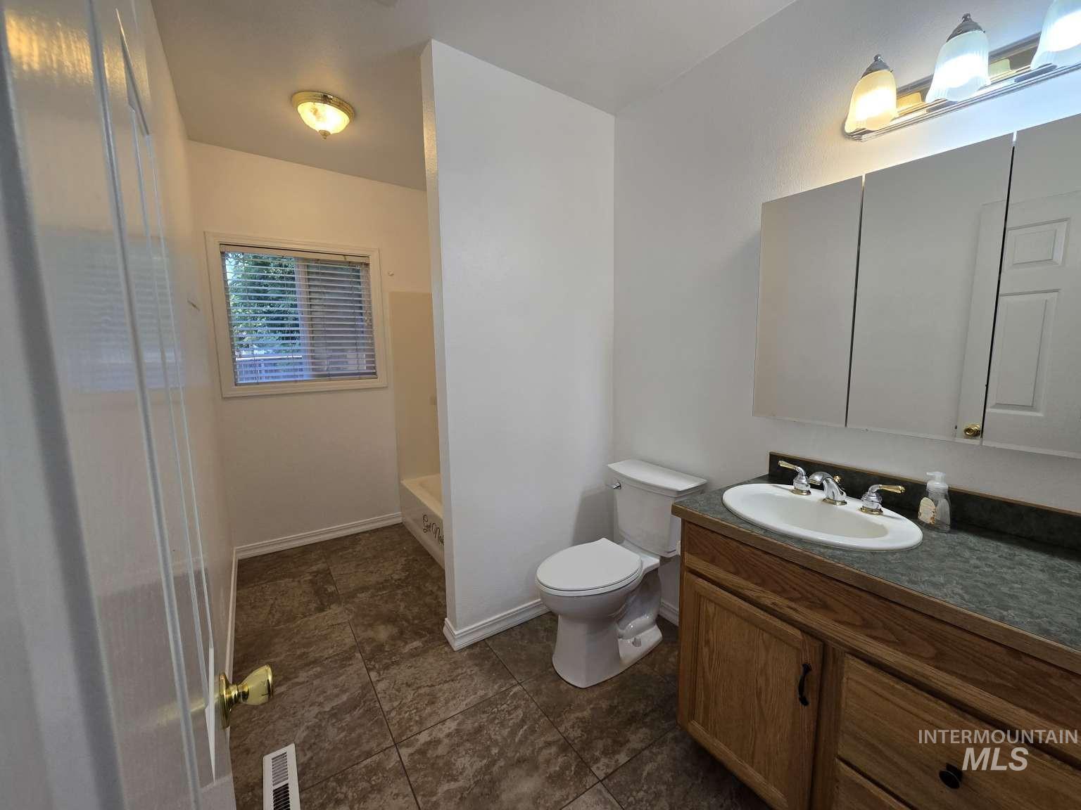 911 N 4Th St, Parma, Idaho 83660, 3 Bedrooms, 2 Bathrooms, Residential For Sale, Price $399,000,MLS 98990866