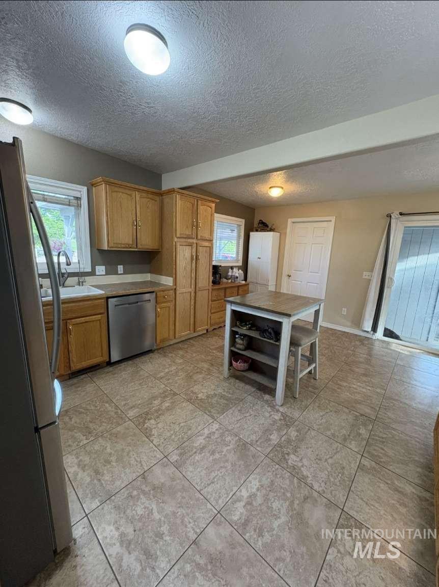 911 N 4Th St, Parma, Idaho 83660, 3 Bedrooms, 2 Bathrooms, Residential For Sale, Price $399,000,MLS 98990866