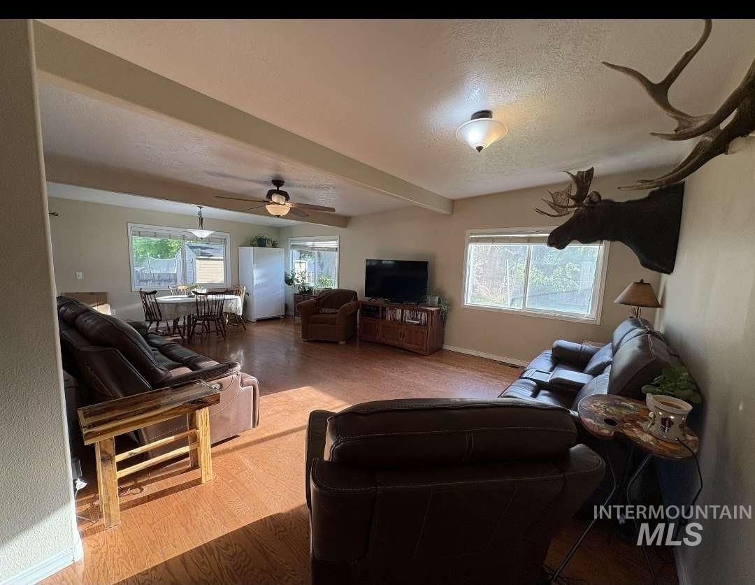 911 N 4Th St, Parma, Idaho 83660, 3 Bedrooms, 2 Bathrooms, Residential For Sale, Price $399,000,MLS 98990866