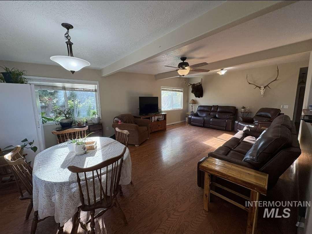 911 N 4Th St, Parma, Idaho 83660, 3 Bedrooms, 2 Bathrooms, Residential For Sale, Price $399,000,MLS 98990866