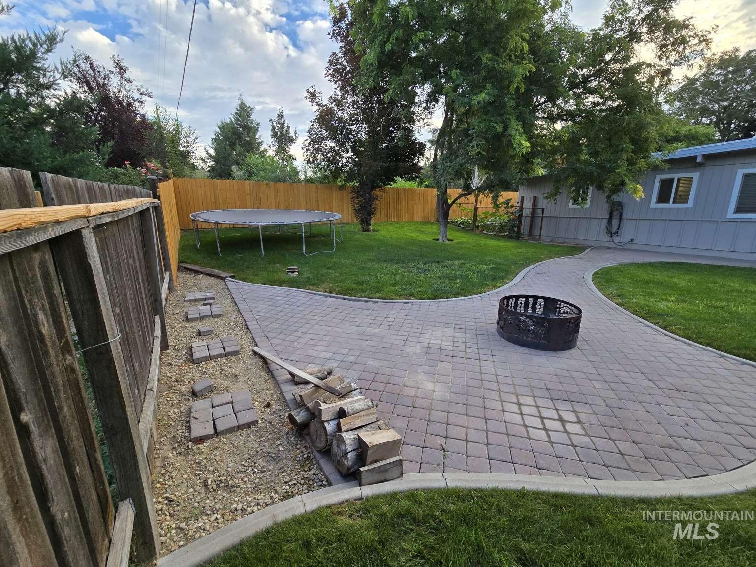 911 N 4Th St, Parma, Idaho 83660, 3 Bedrooms, 2 Bathrooms, Residential For Sale, Price $399,000,MLS 98990866