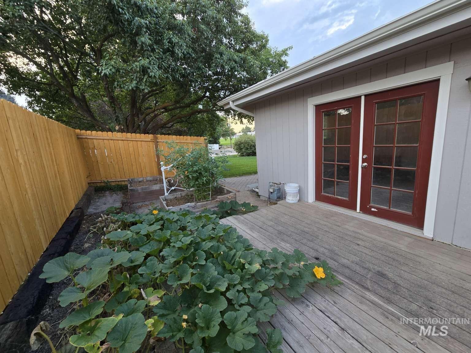 911 N 4Th St, Parma, Idaho 83660, 3 Bedrooms, 2 Bathrooms, Residential For Sale, Price $399,000,MLS 98990866