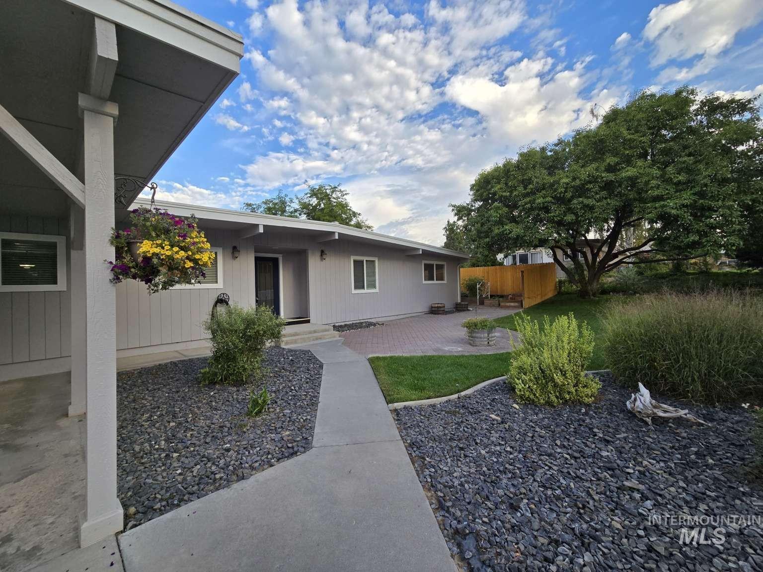 911 N 4Th St, Parma, Idaho 83660, 3 Bedrooms, 2 Bathrooms, Residential For Sale, Price $399,000,MLS 98990866