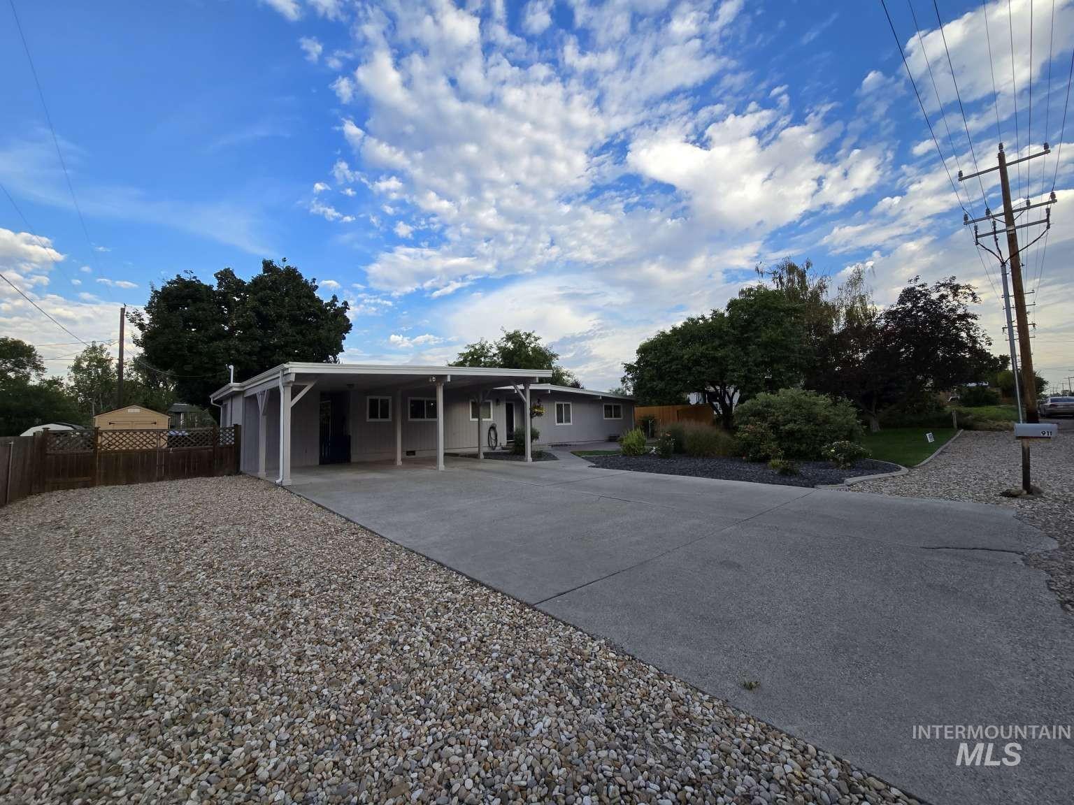 911 N 4Th St, Parma, Idaho 83660, 3 Bedrooms, 2 Bathrooms, Residential For Sale, Price $399,000,MLS 98990866