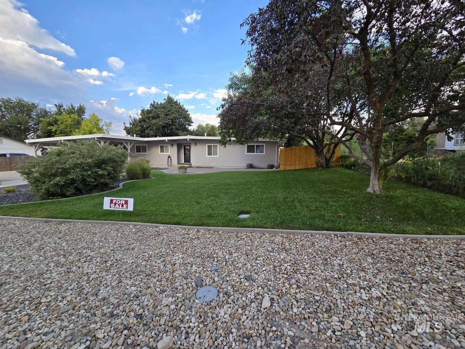 911 N 4Th St, Parma, Idaho 83660, 3 Bedrooms, 2 Bathrooms, Residential For Sale, Price $399,000,MLS 98990866