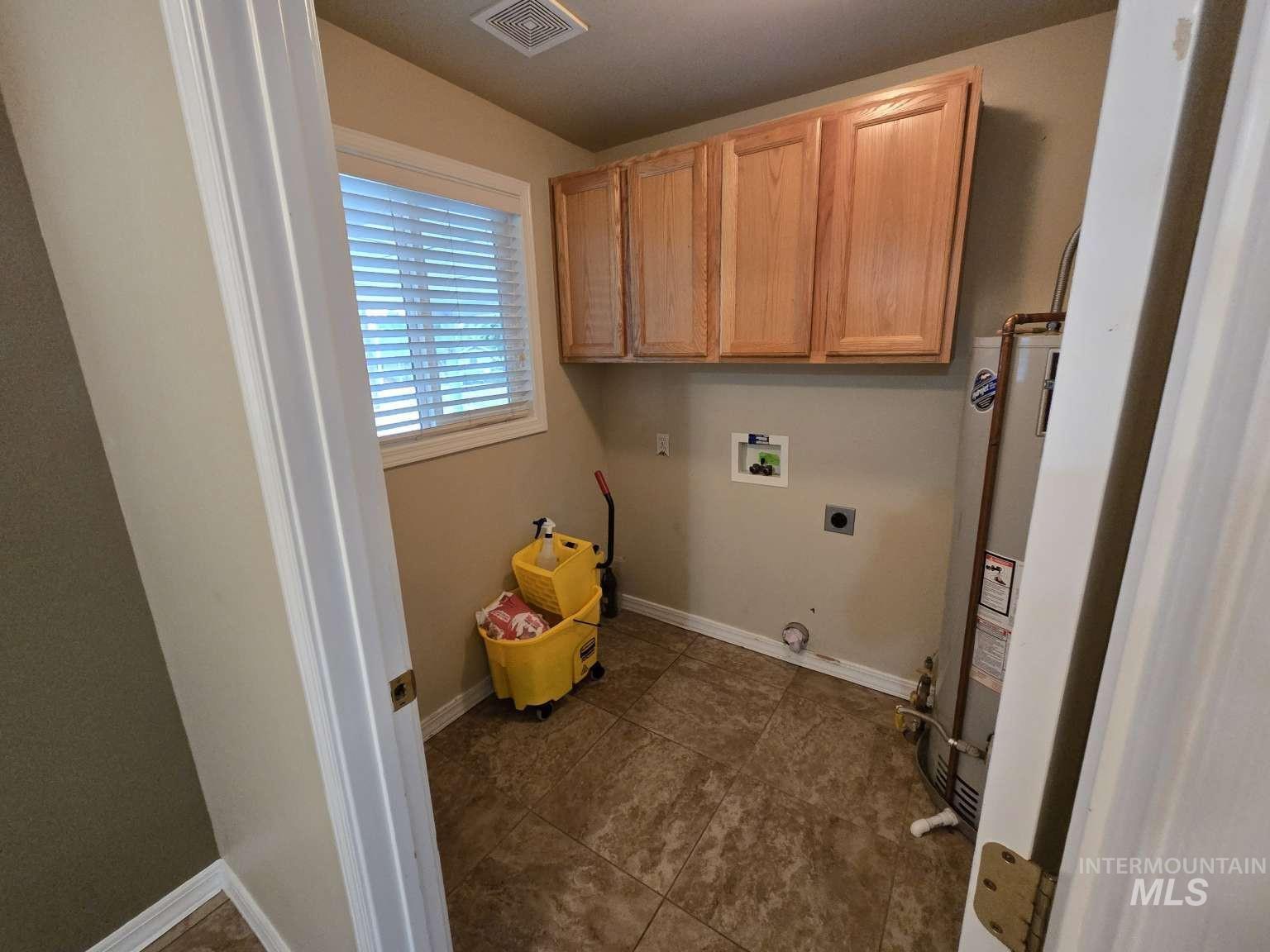 911 N 4Th St, Parma, Idaho 83660, 3 Bedrooms, 2 Bathrooms, Residential For Sale, Price $399,000,MLS 98990866