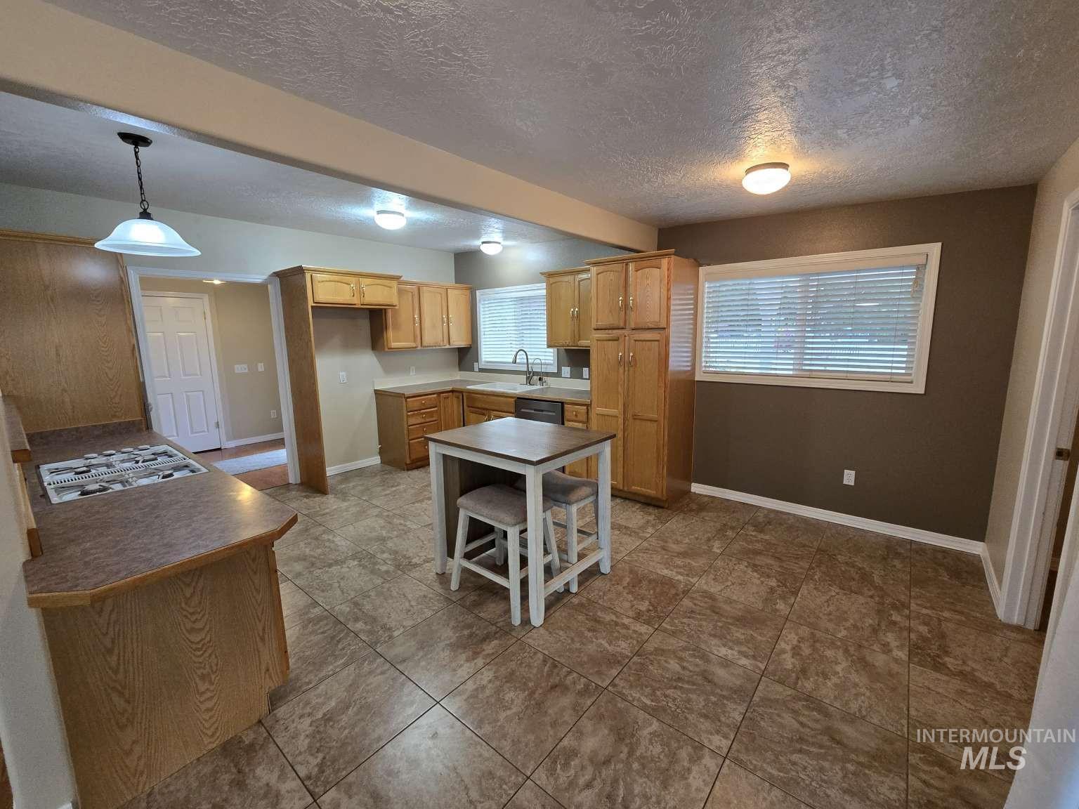 911 N 4Th St, Parma, Idaho 83660, 3 Bedrooms, 2 Bathrooms, Residential For Sale, Price $399,000,MLS 98990866