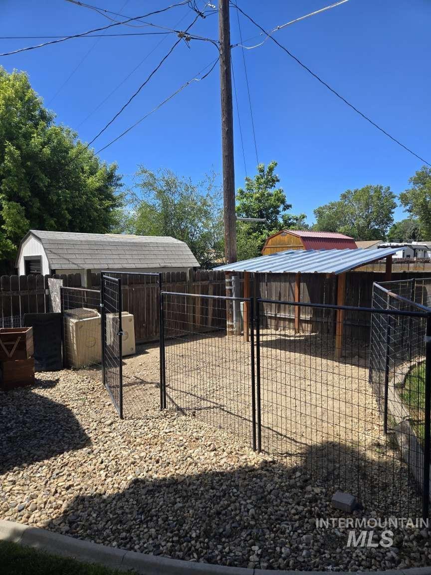 911 N 4Th St, Parma, Idaho 83660, 3 Bedrooms, 2 Bathrooms, Residential For Sale, Price $399,000,MLS 98990866