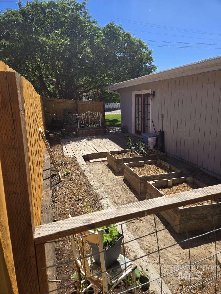 911 N 4Th St, Parma, Idaho 83660, 3 Bedrooms, 2 Bathrooms, Residential For Sale, Price $399,000,MLS 98990866