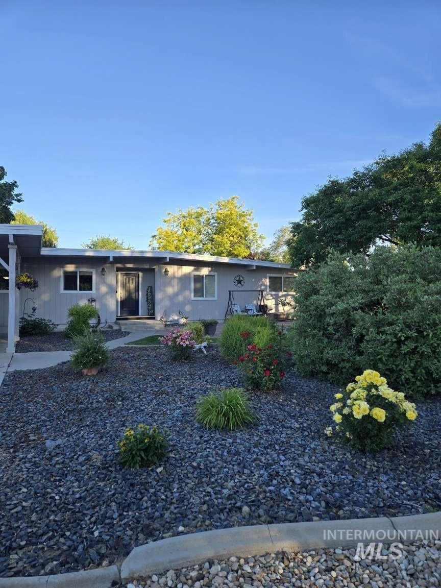 911 N 4Th St, Parma, Idaho 83660, 3 Bedrooms, 2 Bathrooms, Residential For Sale, Price $399,000,MLS 98990866