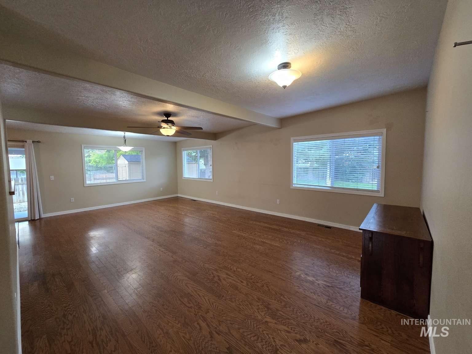911 N 4Th St, Parma, Idaho 83660, 3 Bedrooms, 2 Bathrooms, Residential For Sale, Price $399,000,MLS 98990866