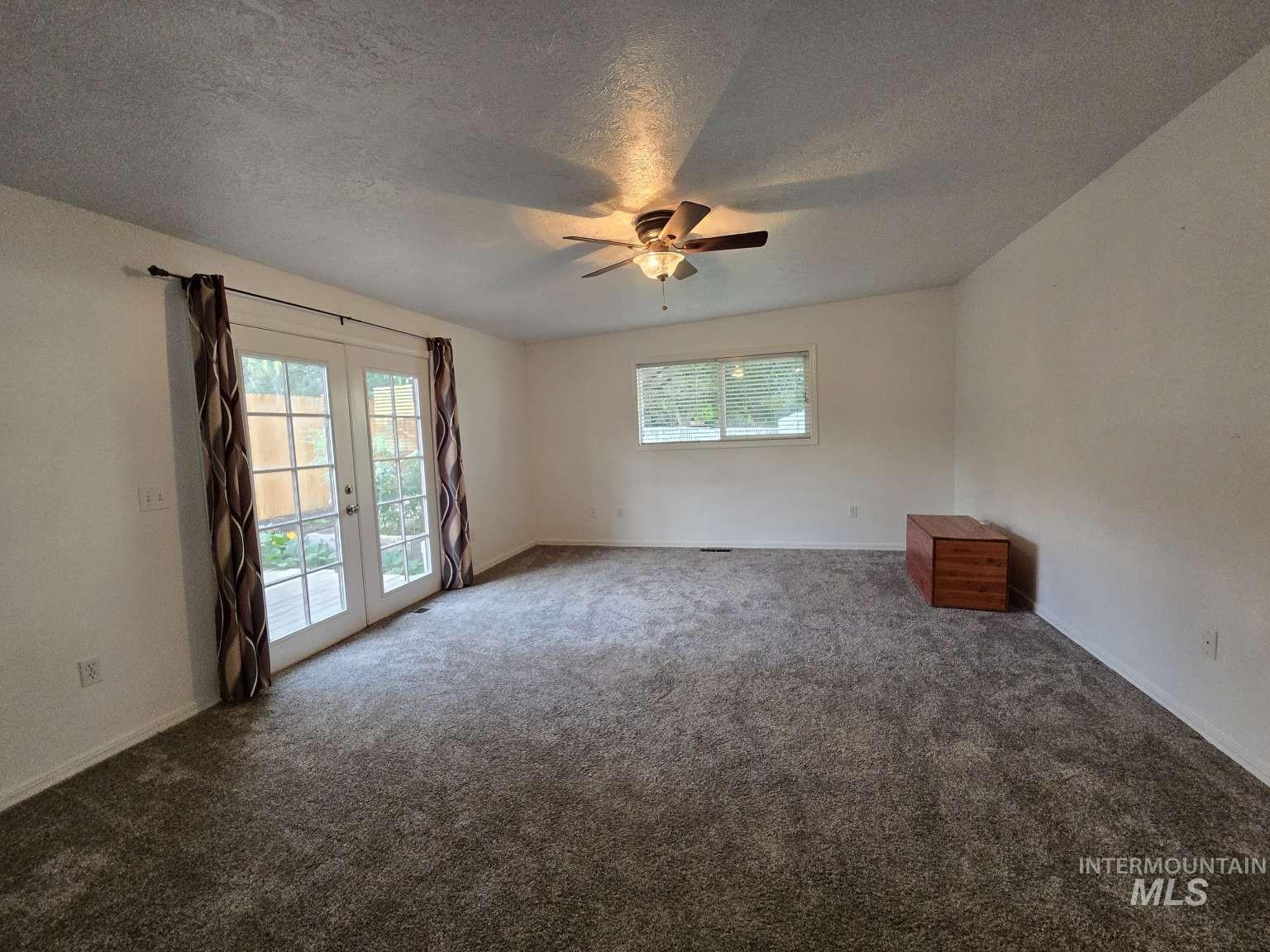 911 N 4Th St, Parma, Idaho 83660, 3 Bedrooms, 2 Bathrooms, Residential For Sale, Price $399,000,MLS 98990866