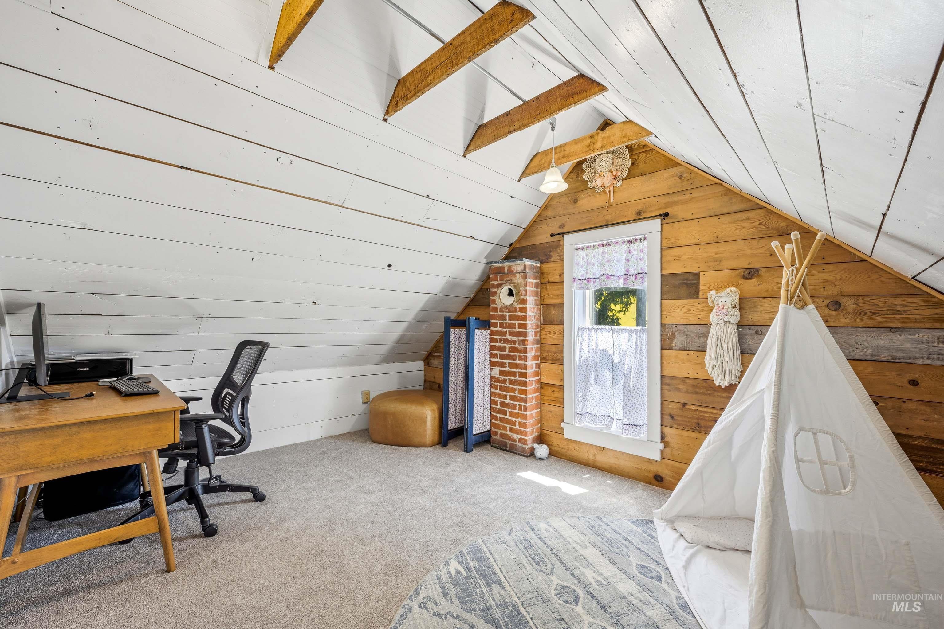 1185 Paradise Ridge Rd, Moscow, Idaho 83843, 4 Bedrooms, 2 Bathrooms, Residential For Sale, Price $540,000,MLS 98990869