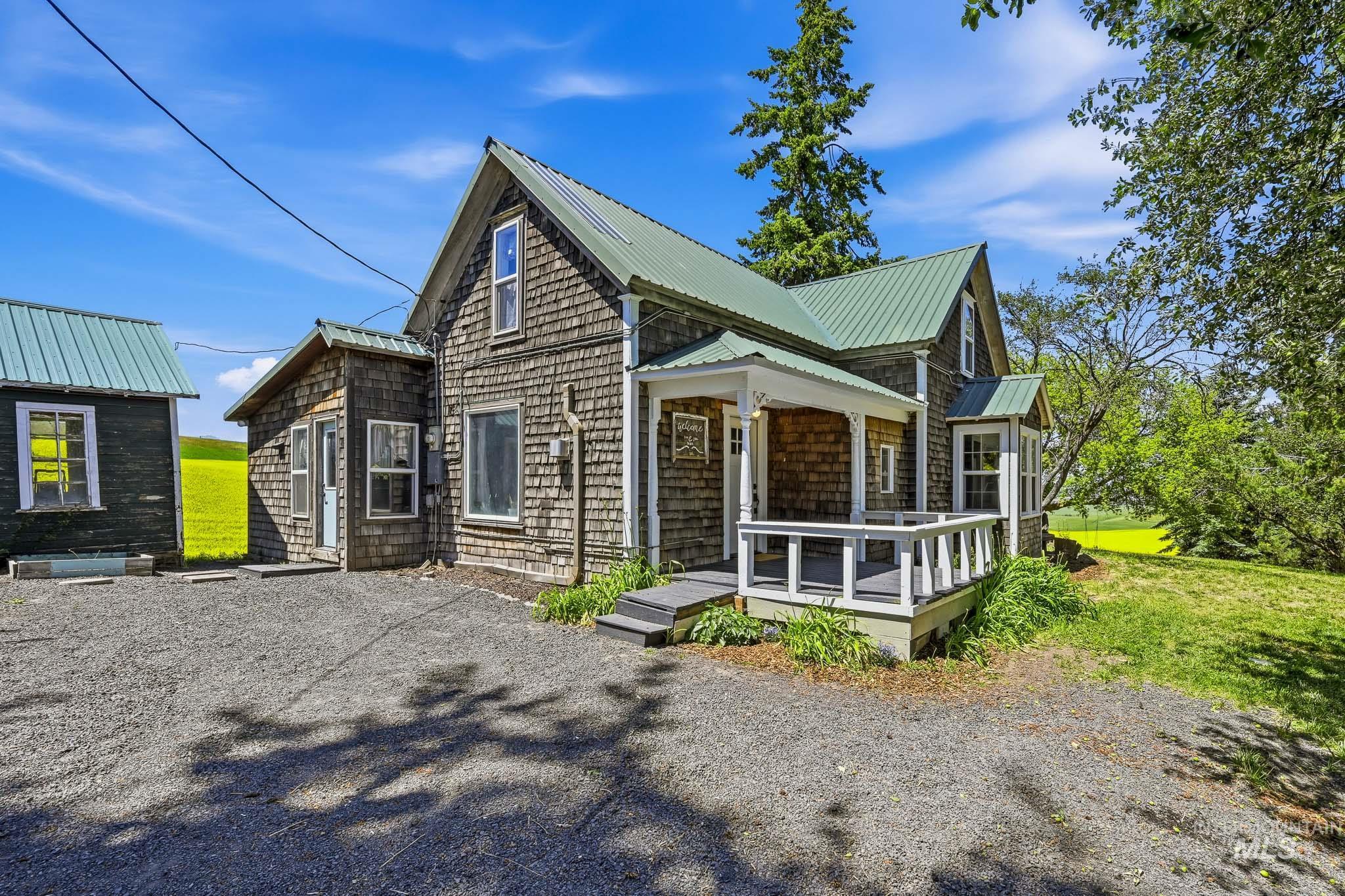 1185 Paradise Ridge Rd, Moscow, Idaho 83843, 4 Bedrooms, 2 Bathrooms, Residential For Sale, Price $540,000,MLS 98990869