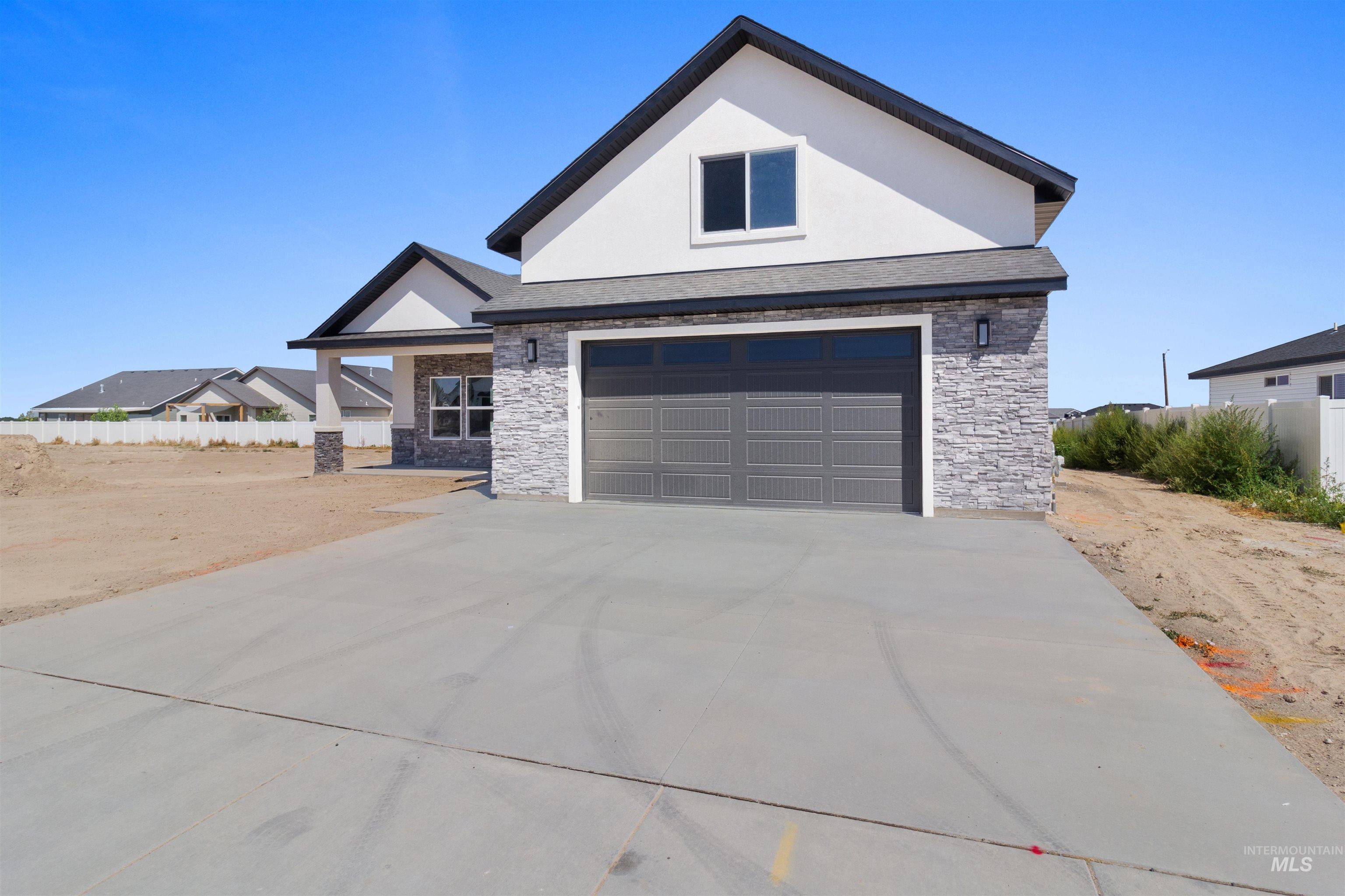 1222 Ira Burton, Twin Falls, Idaho 83301, 4 Bedrooms, 2.5 Bathrooms, Residential For Sale, Price $525,000,MLS 98990870