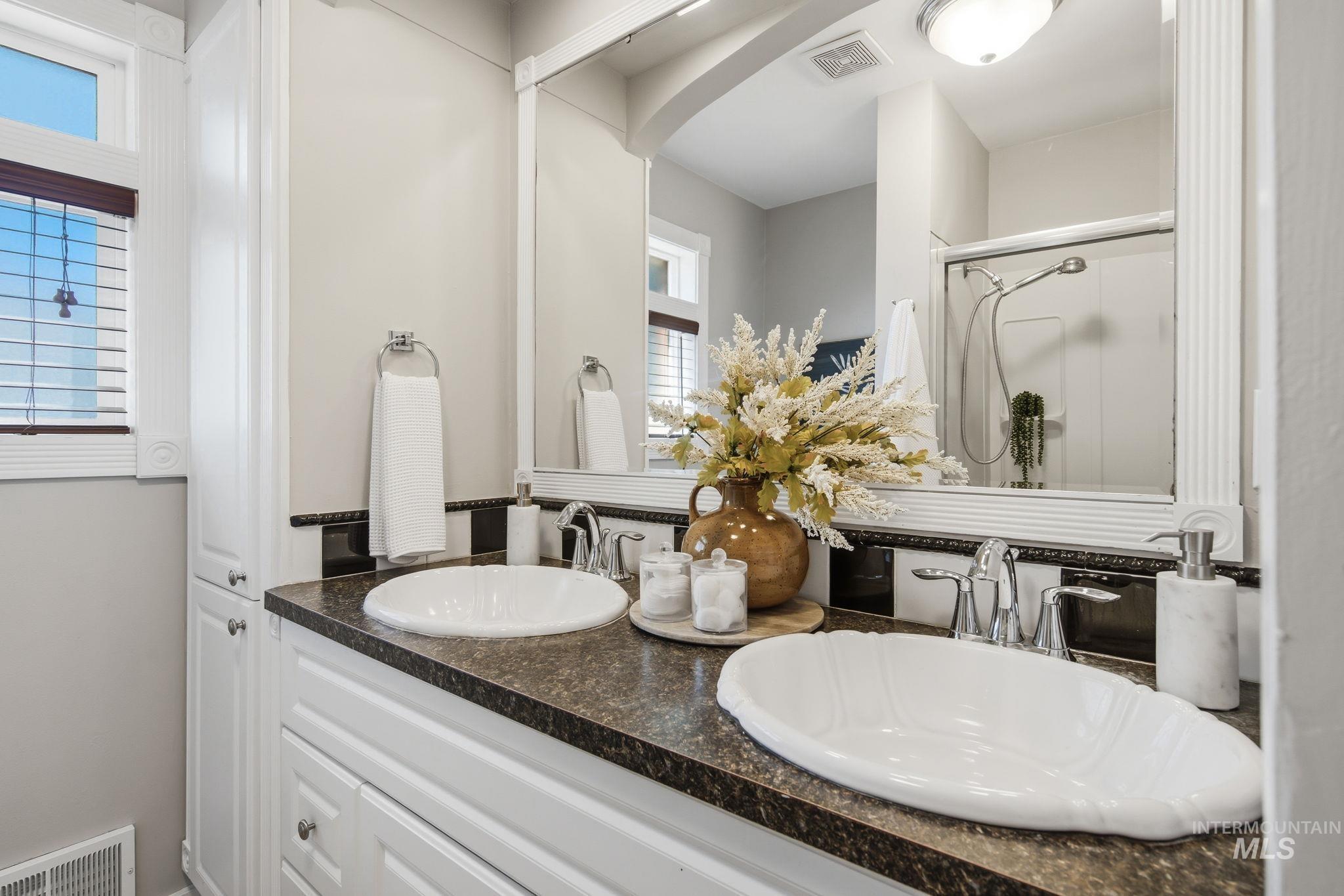 113 Smith Avenue, Nampa, Idaho 83651, 5 Bedrooms, 2 Bathrooms, Residential For Sale, Price $450,000,MLS 98990872