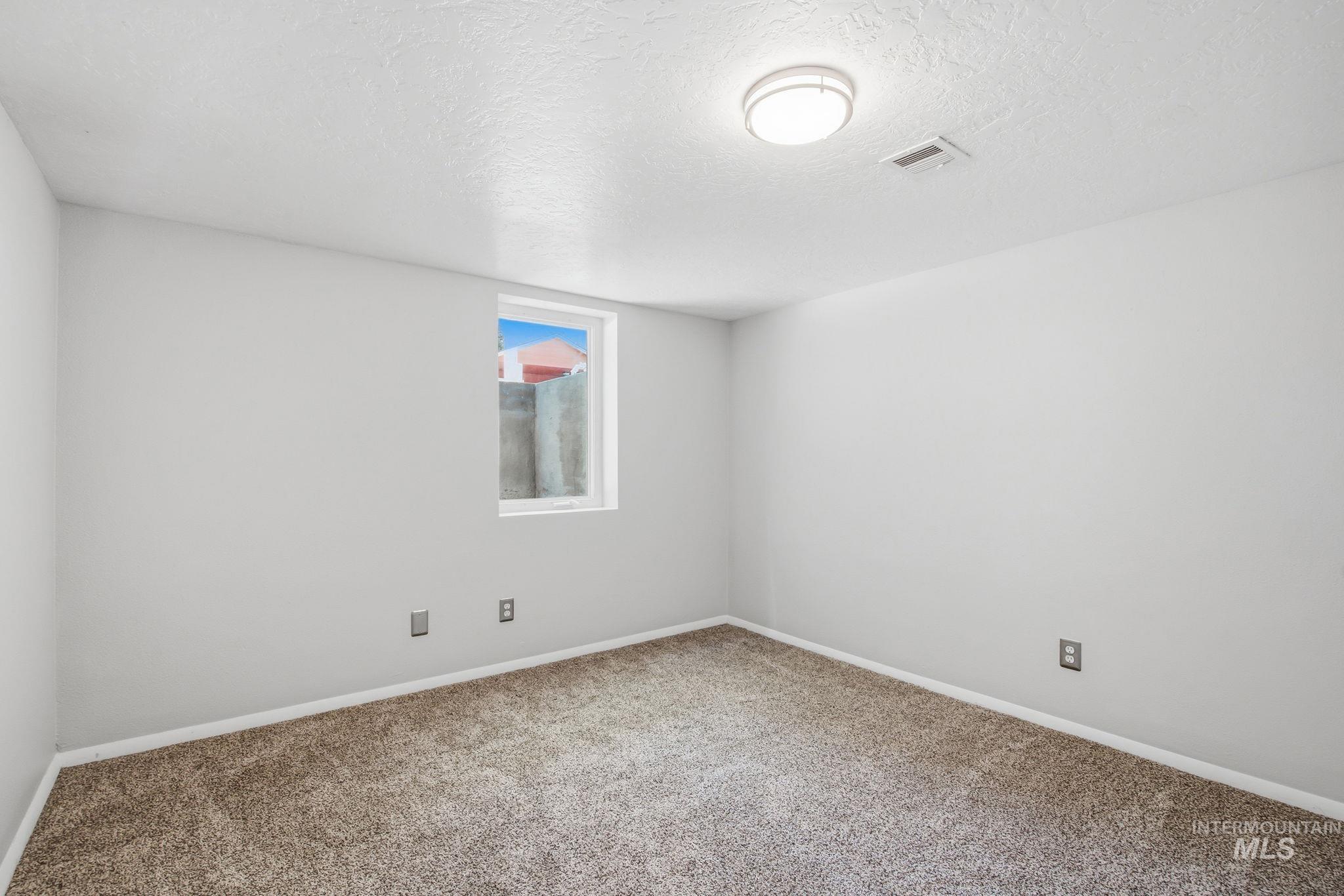 113 Smith Avenue, Nampa, Idaho 83651, 5 Bedrooms, 2 Bathrooms, Residential For Sale, Price $450,000,MLS 98990872