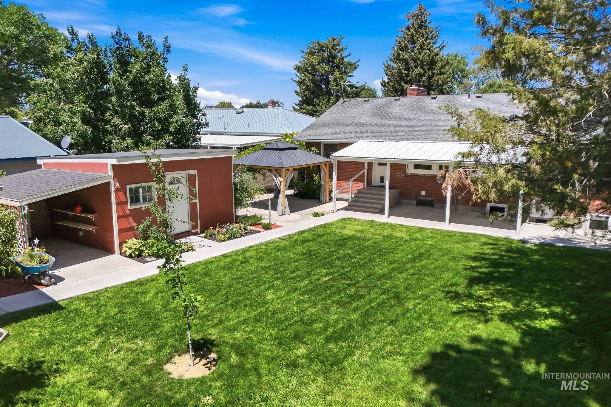 113 Smith Avenue, Nampa, Idaho 83651, 5 Bedrooms, 2 Bathrooms, Residential For Sale, Price $450,000,MLS 98990872