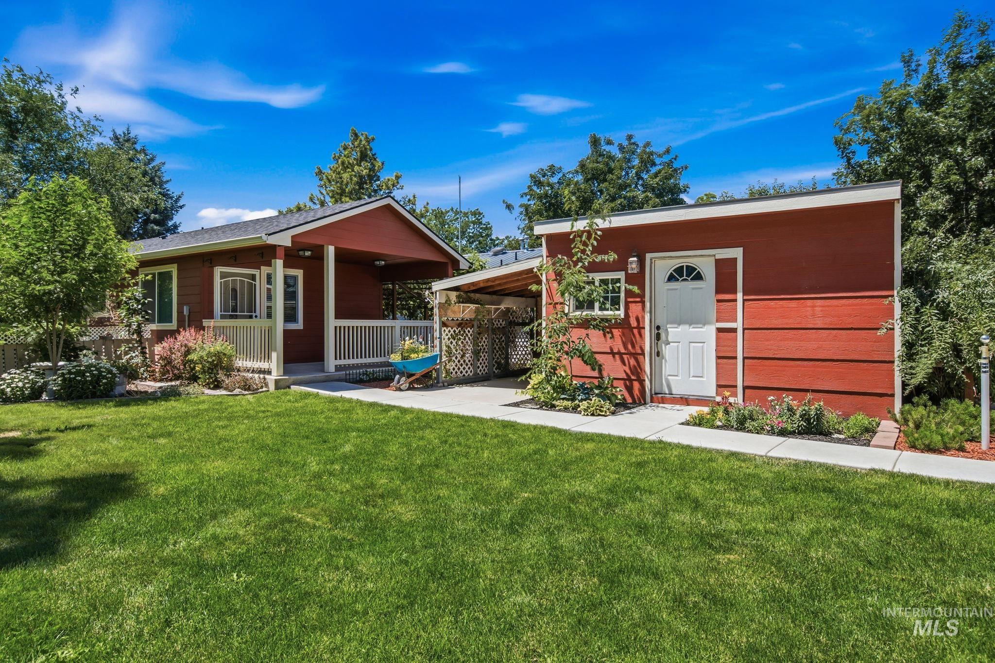 113 Smith Avenue, Nampa, Idaho 83651, 5 Bedrooms, 2 Bathrooms, Residential For Sale, Price $450,000,MLS 98990872