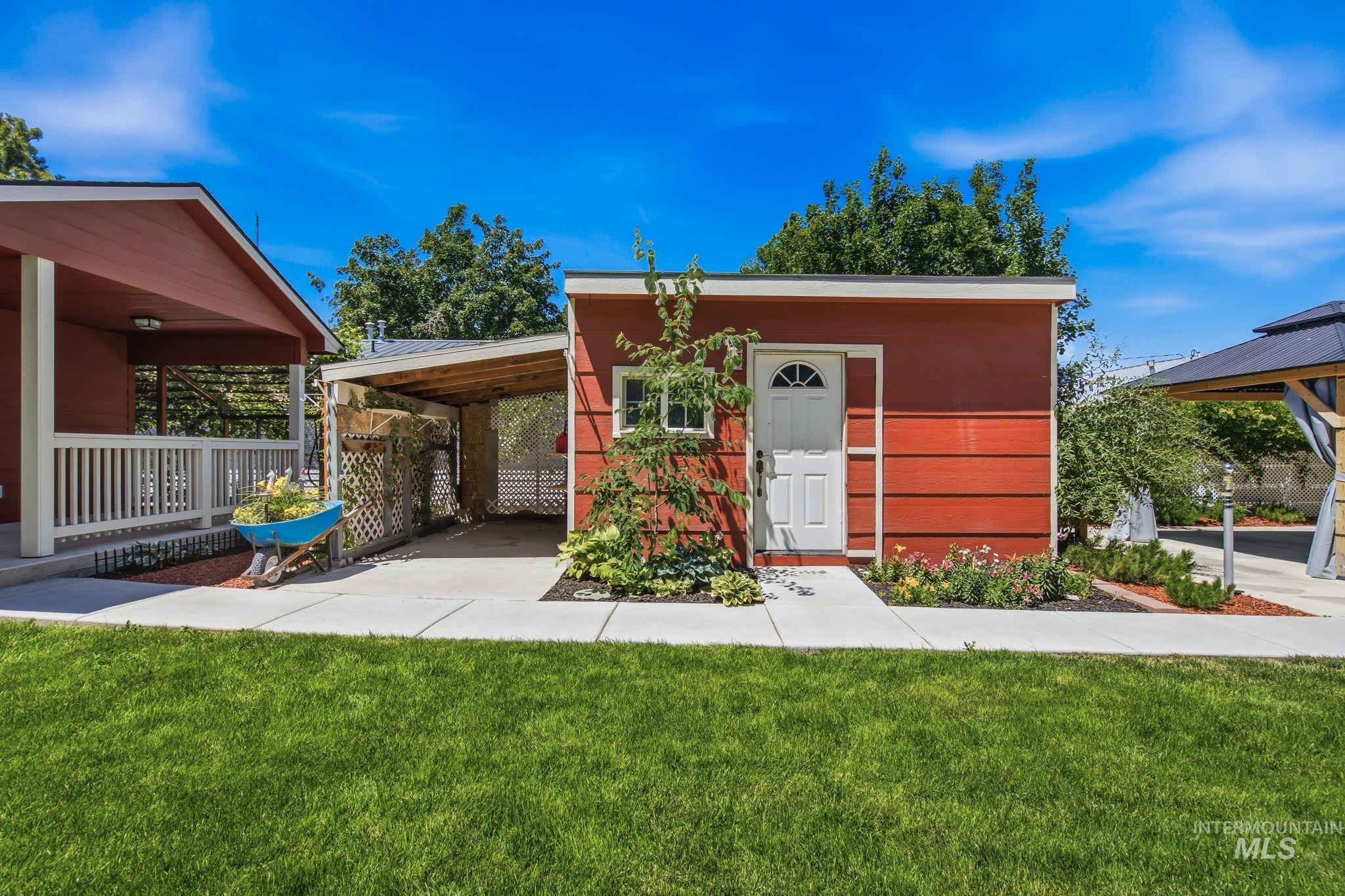 113 Smith Avenue, Nampa, Idaho 83651, 5 Bedrooms, 2 Bathrooms, Residential For Sale, Price $450,000,MLS 98990872