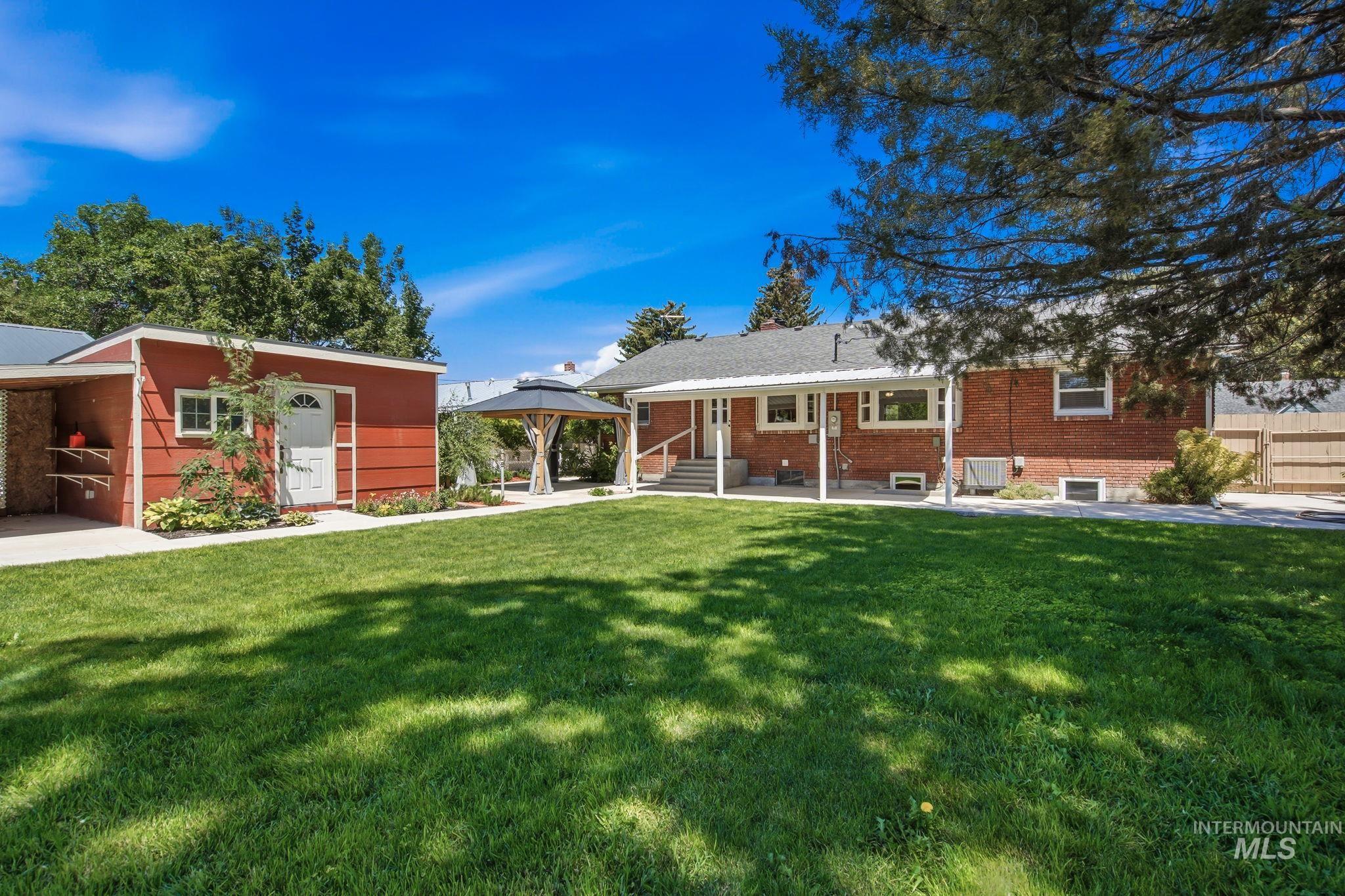 113 Smith Avenue, Nampa, Idaho 83651, 5 Bedrooms, 2 Bathrooms, Residential For Sale, Price $450,000,MLS 98990872