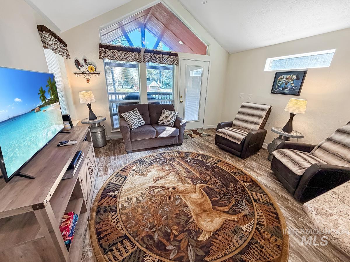 22 Miners Court, Cascade, Idaho 83611, 2 Bedrooms, 1 Bathroom, Residential For Sale, Price $350,000,MLS 98990874