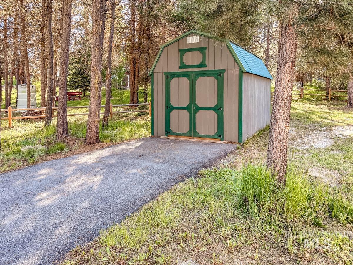 22 Miners Court, Cascade, Idaho 83611, 2 Bedrooms, 1 Bathroom, Residential For Sale, Price $350,000,MLS 98990874